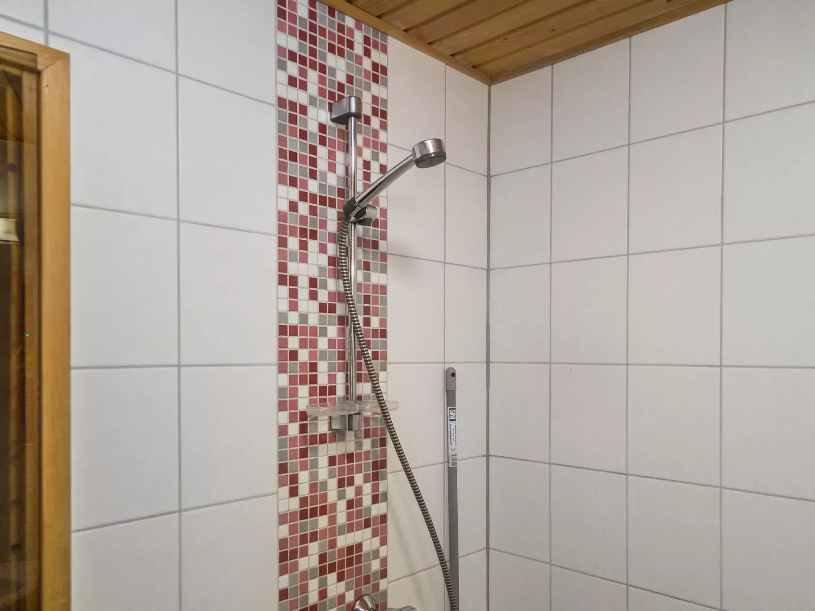 Alppitalo punatähti 7 apt 4-Binnen