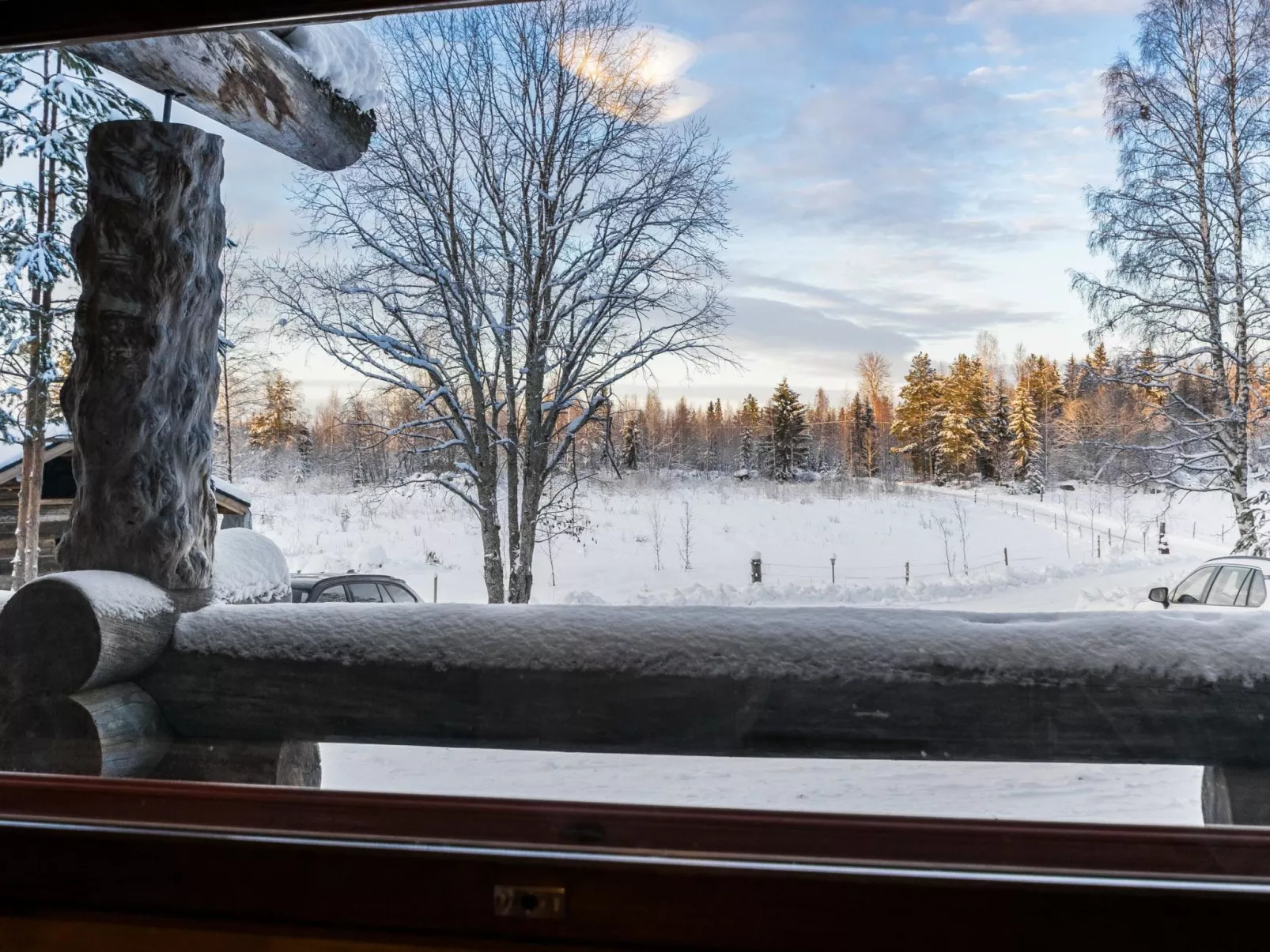 Eräkorven kelotupa-Buiten