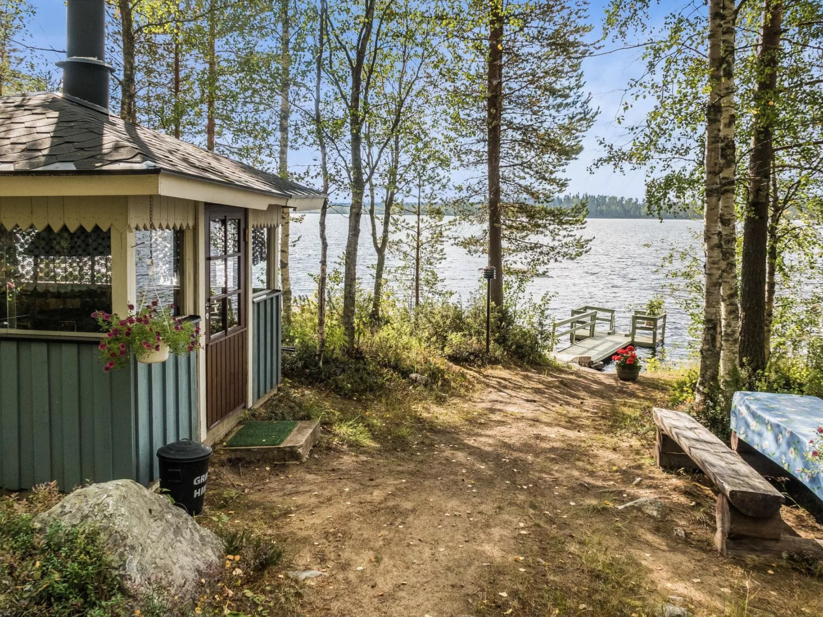 Huotarin mökki-Buiten