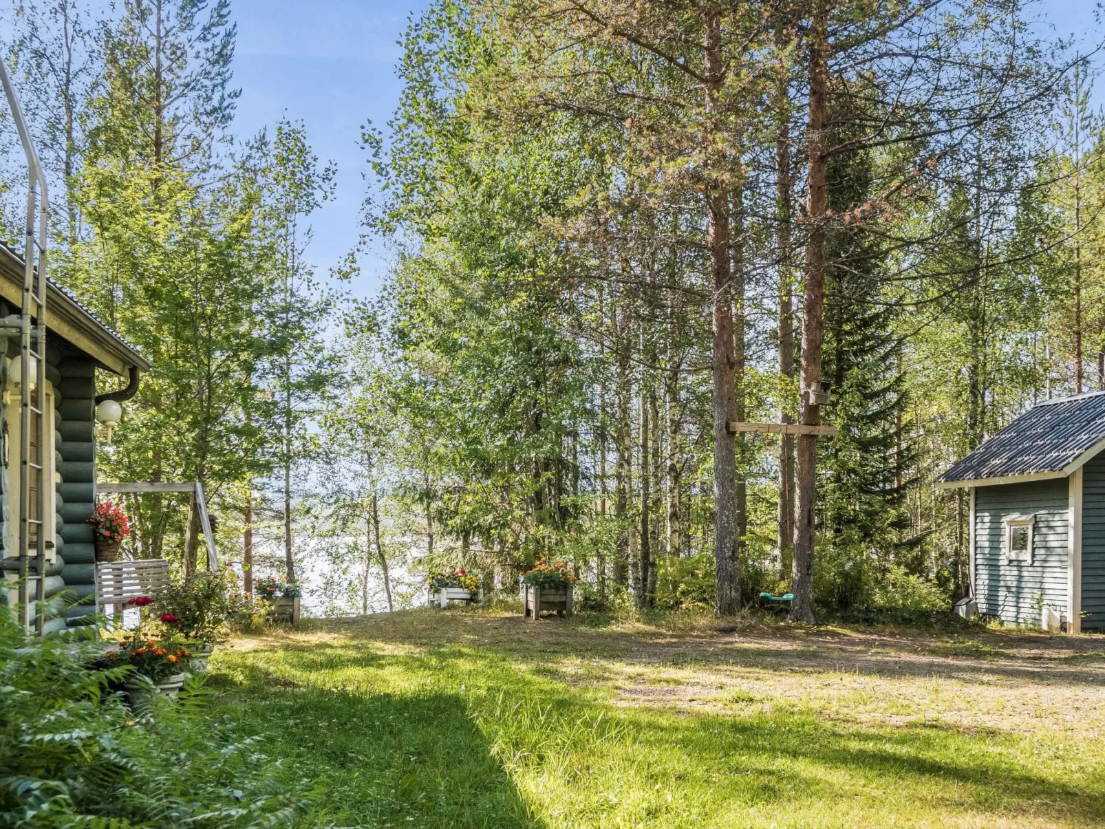 Huotarin mökki-Buiten