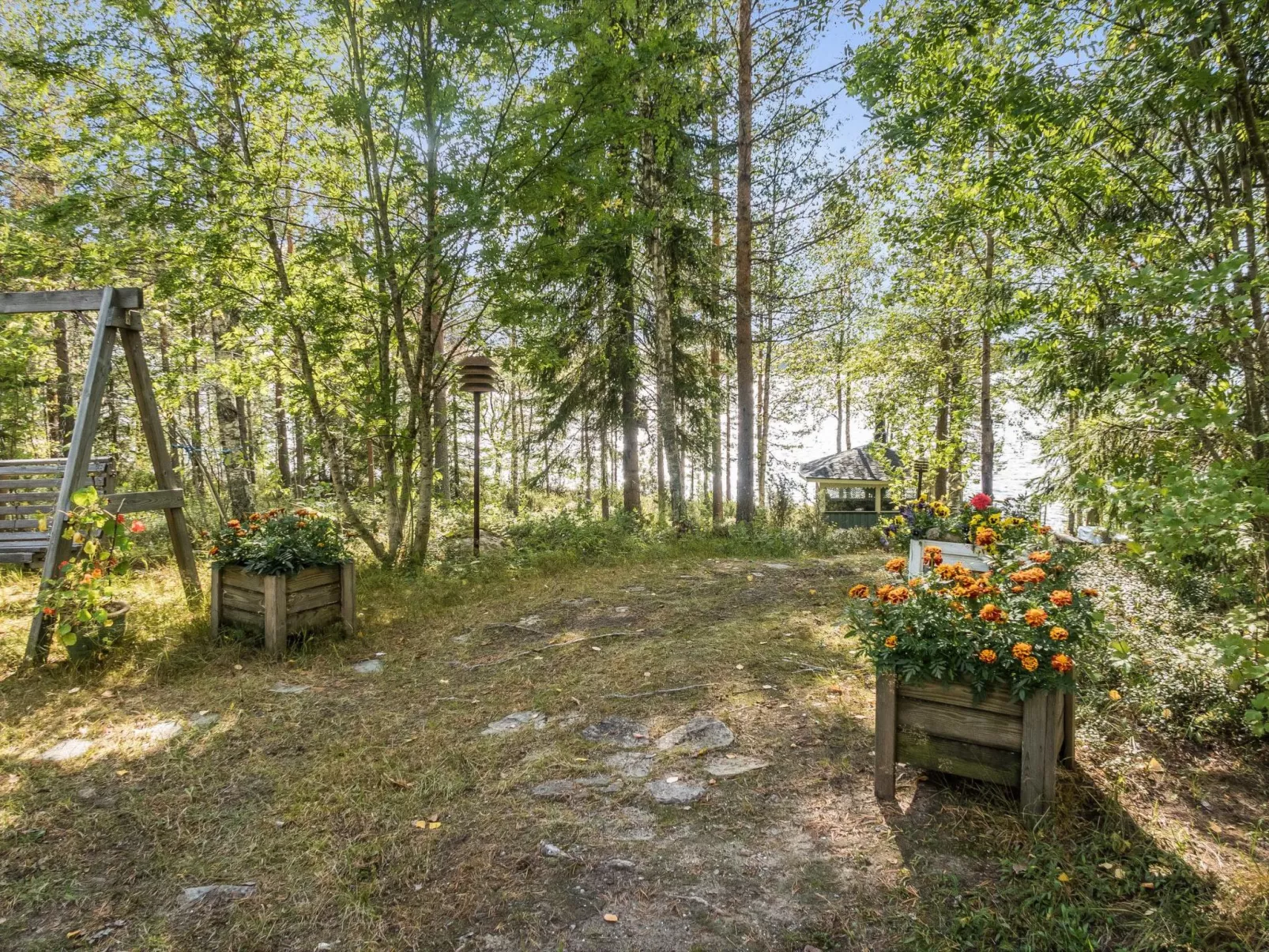 Huotarin mökki-Buiten