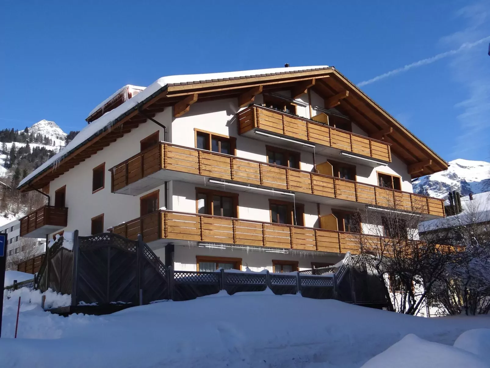 Alpenstrasse 1-Buiten