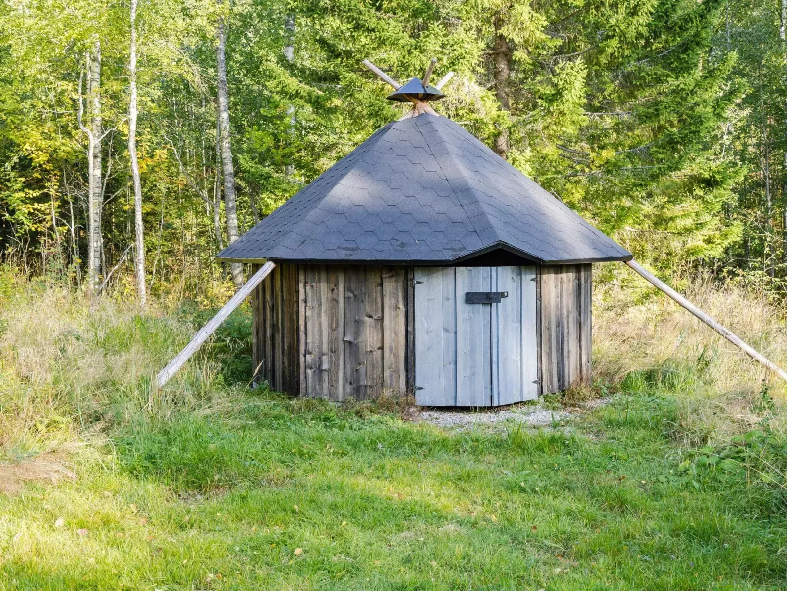 Käränkämökki-Buiten