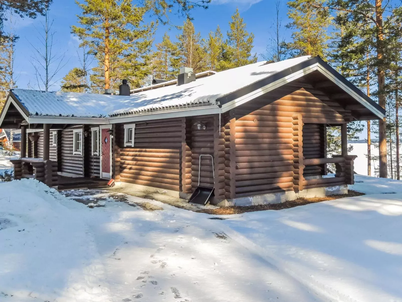 Villa käränkä-Buiten