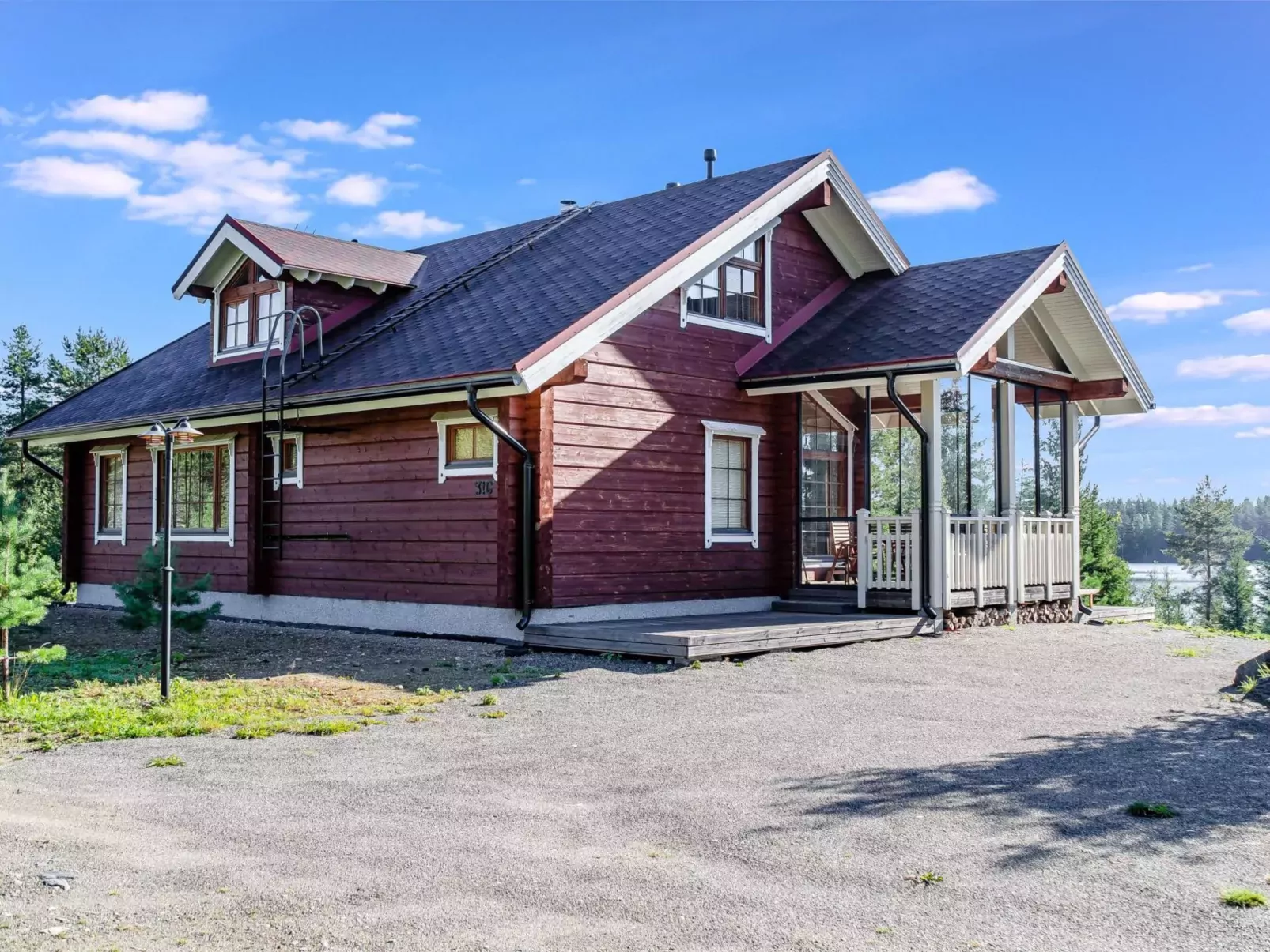 Villa hymy
