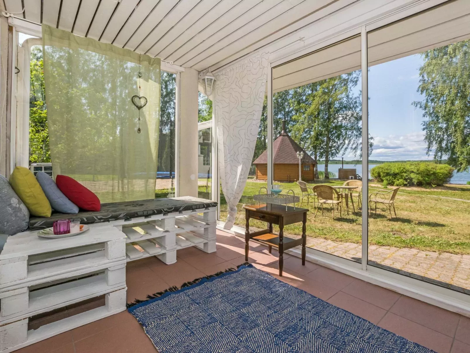 Lake suite-Buiten