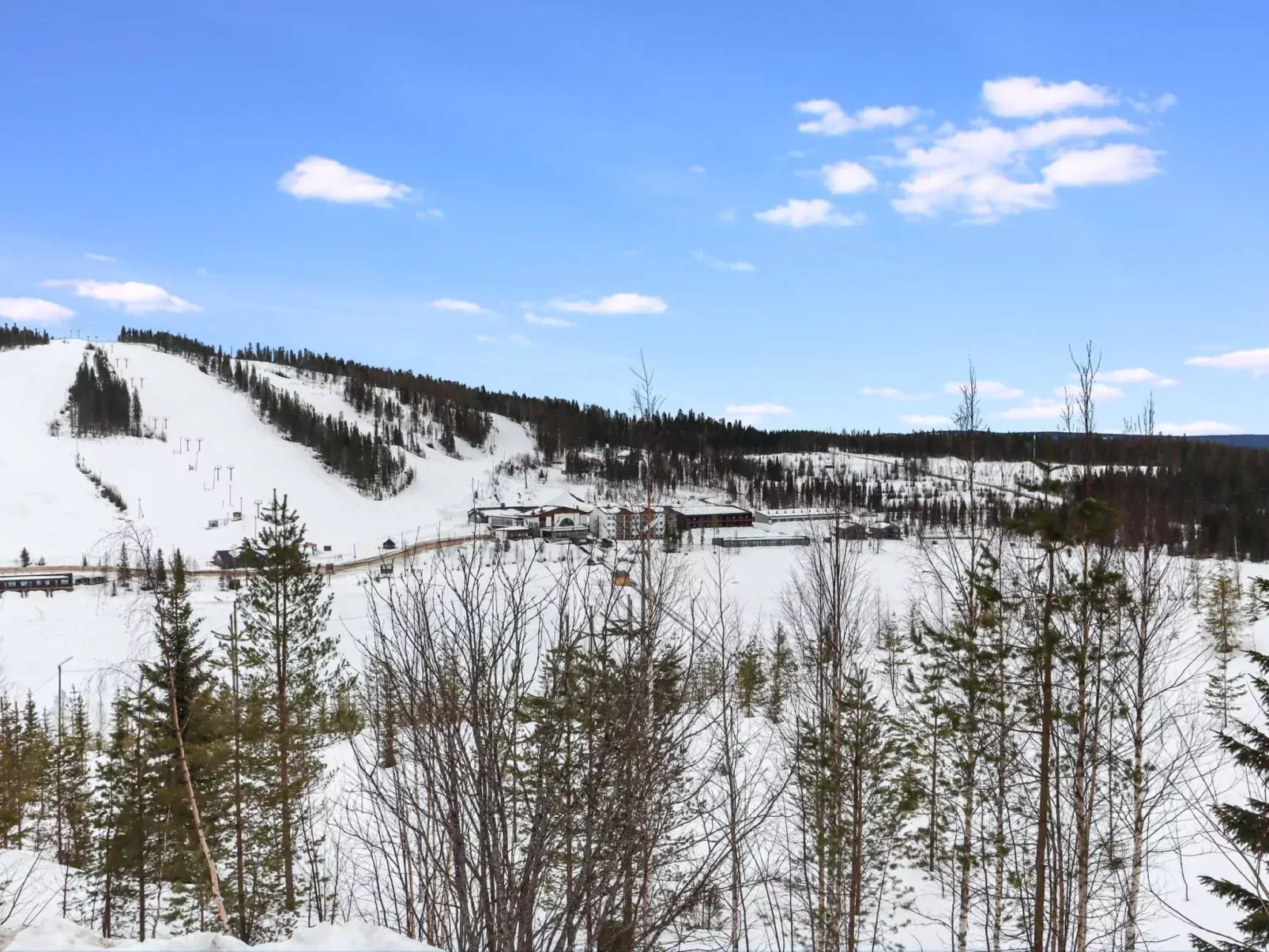 Alppikylä 4b paritalo-Buiten