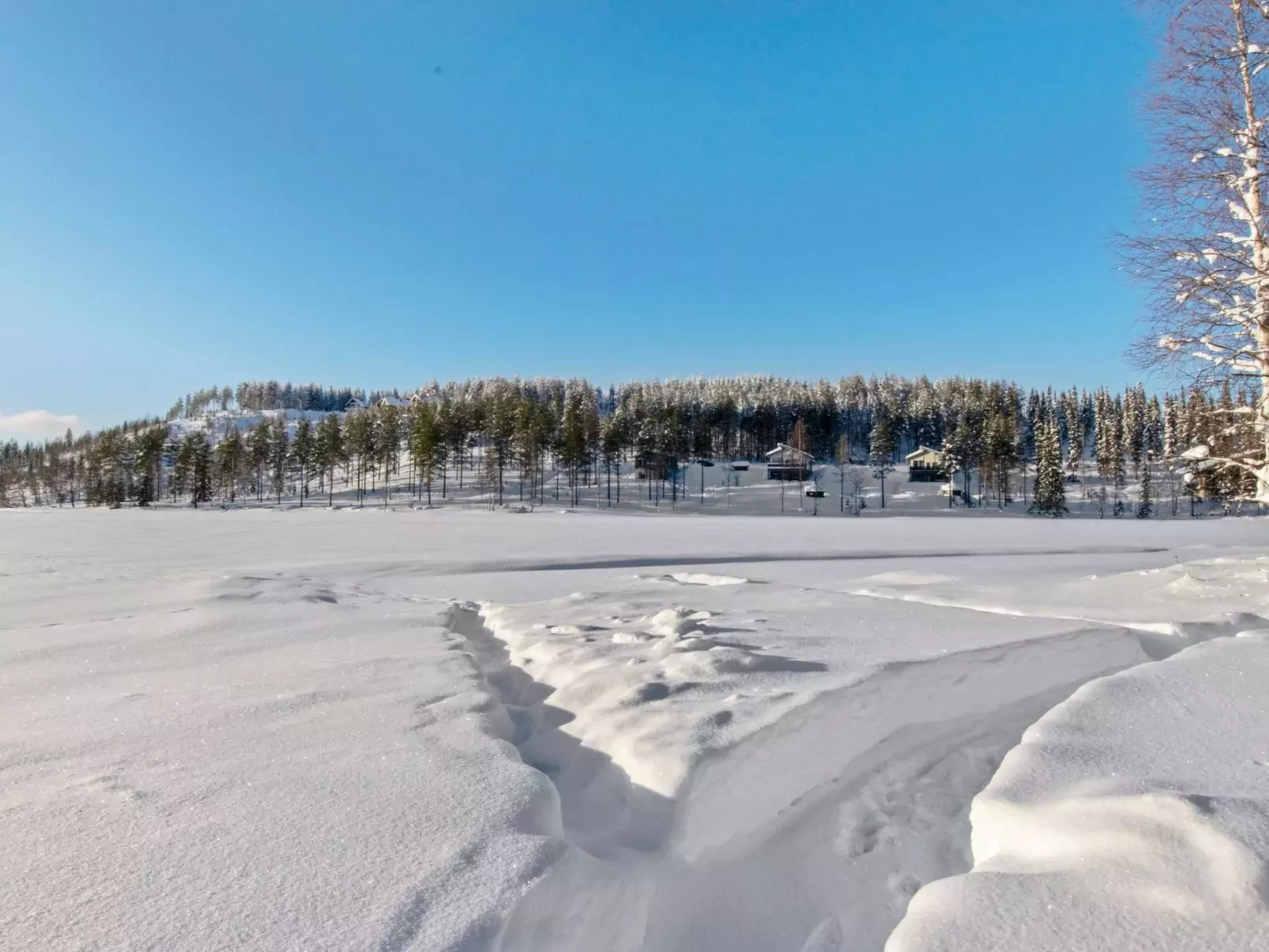 Hallantytär b3 paritalo inc. 2 ski ticke-Buiten