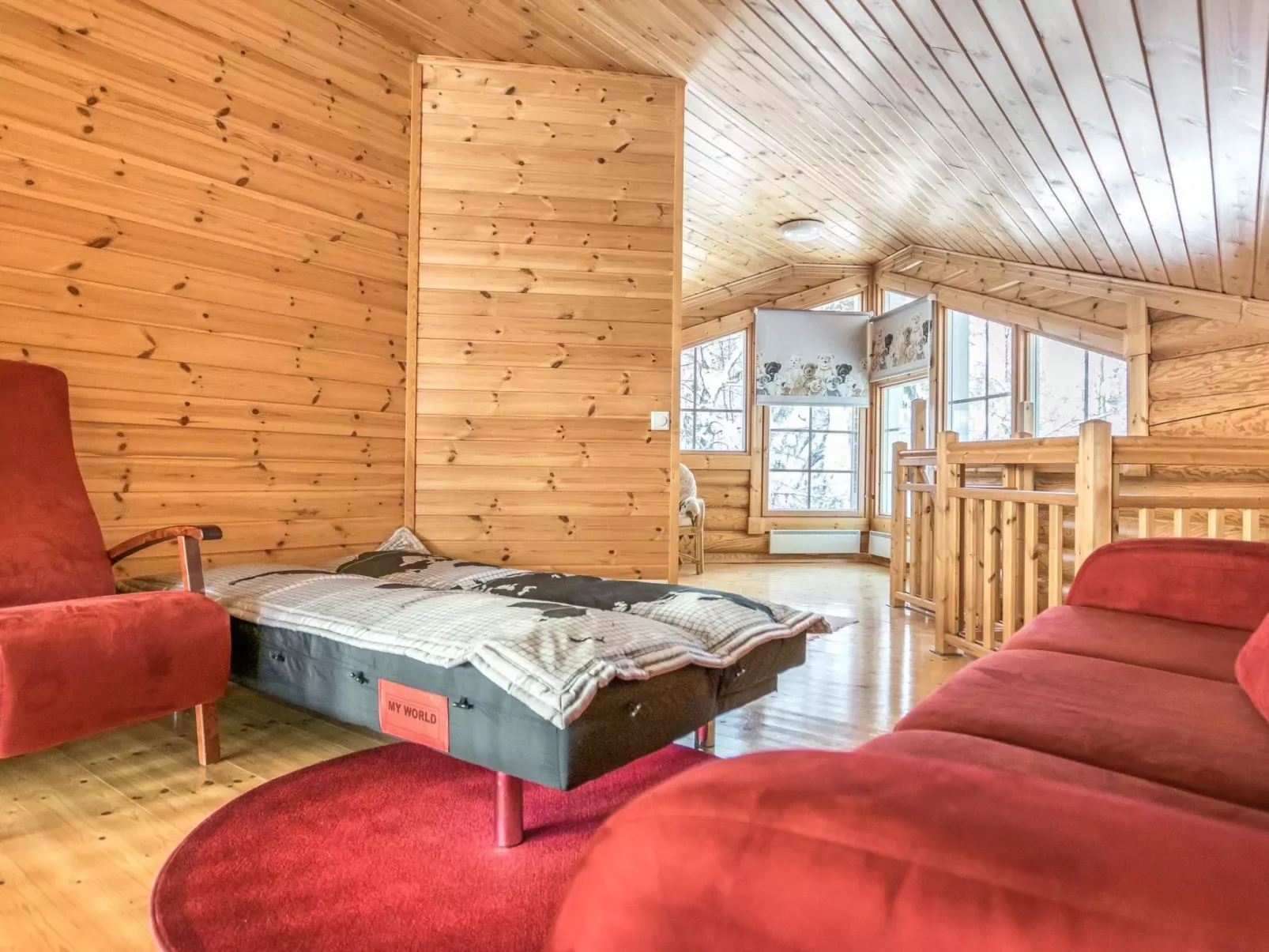 Aurinkoinen cottage-Binnen