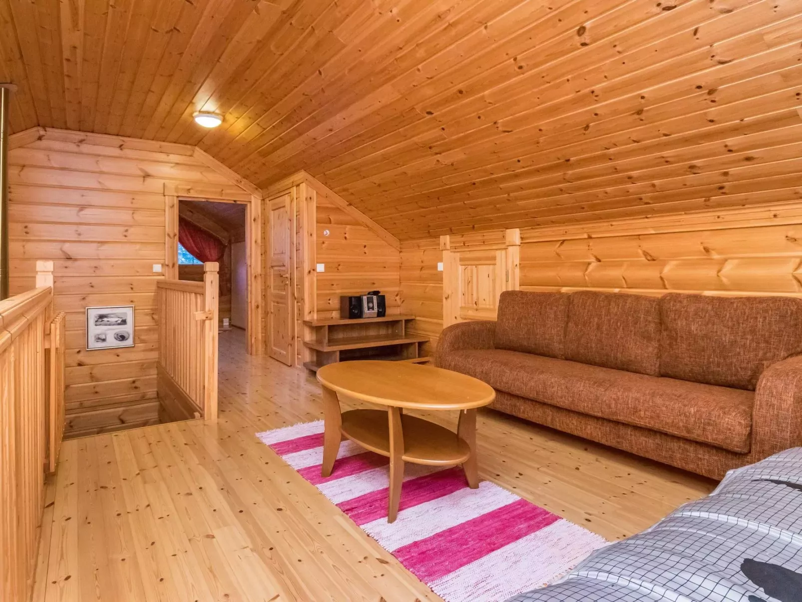 Hiisi cottage-Binnen