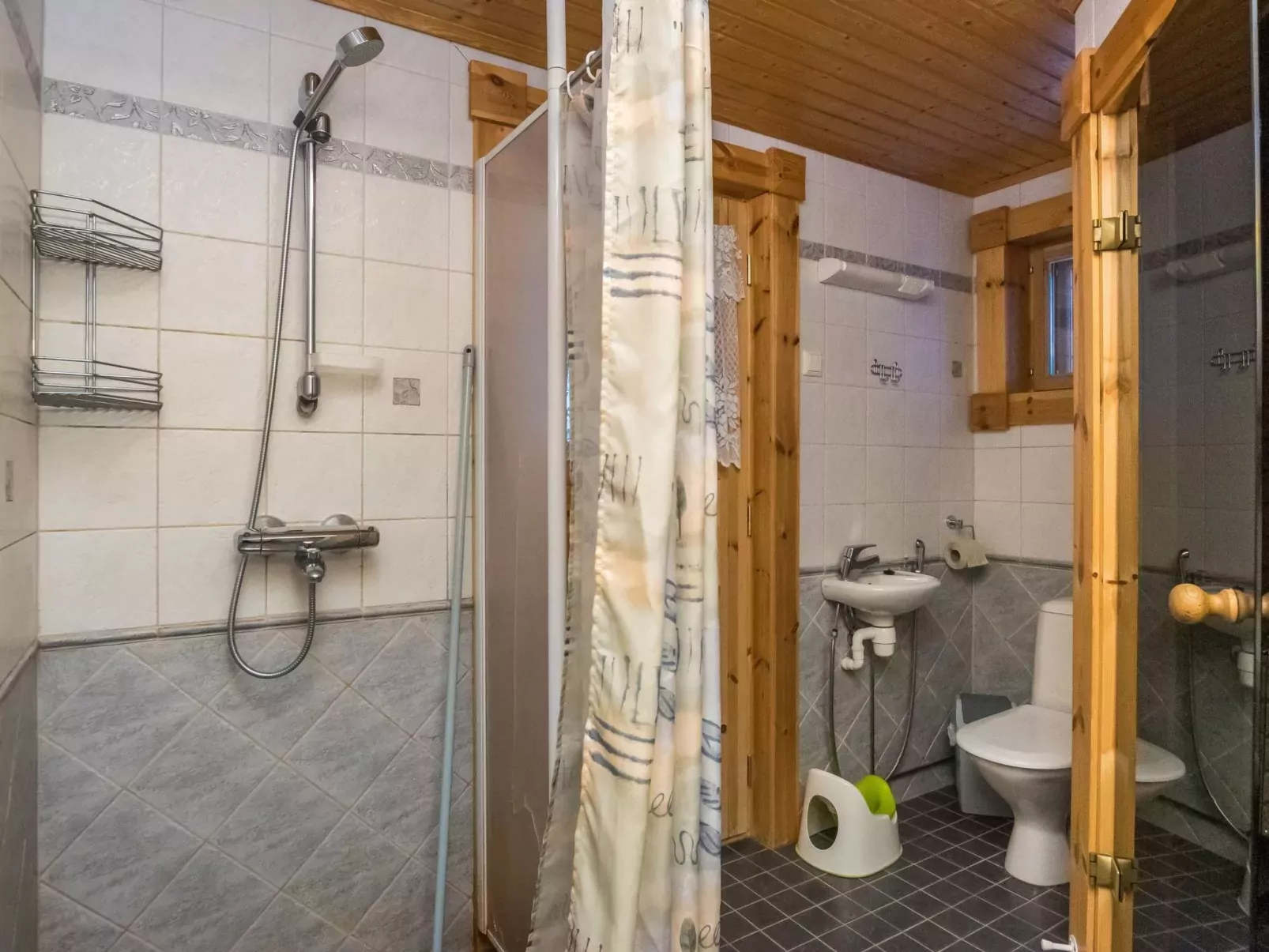 Hiisi cottage-Binnen