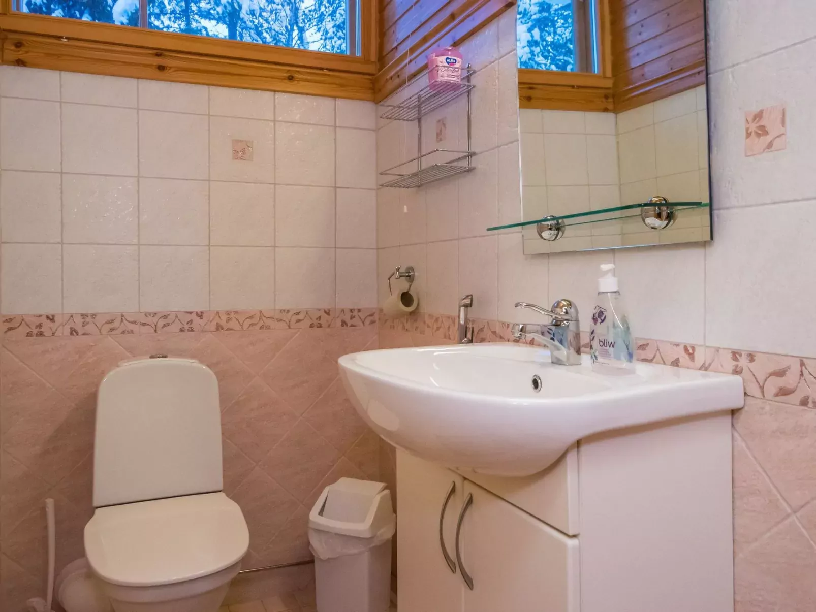 Hiisi cottage-Binnen