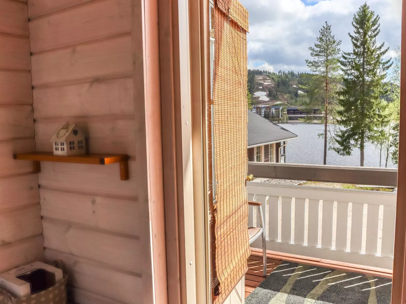 Aurinko-saaga 5 semi-detached house-Binnen