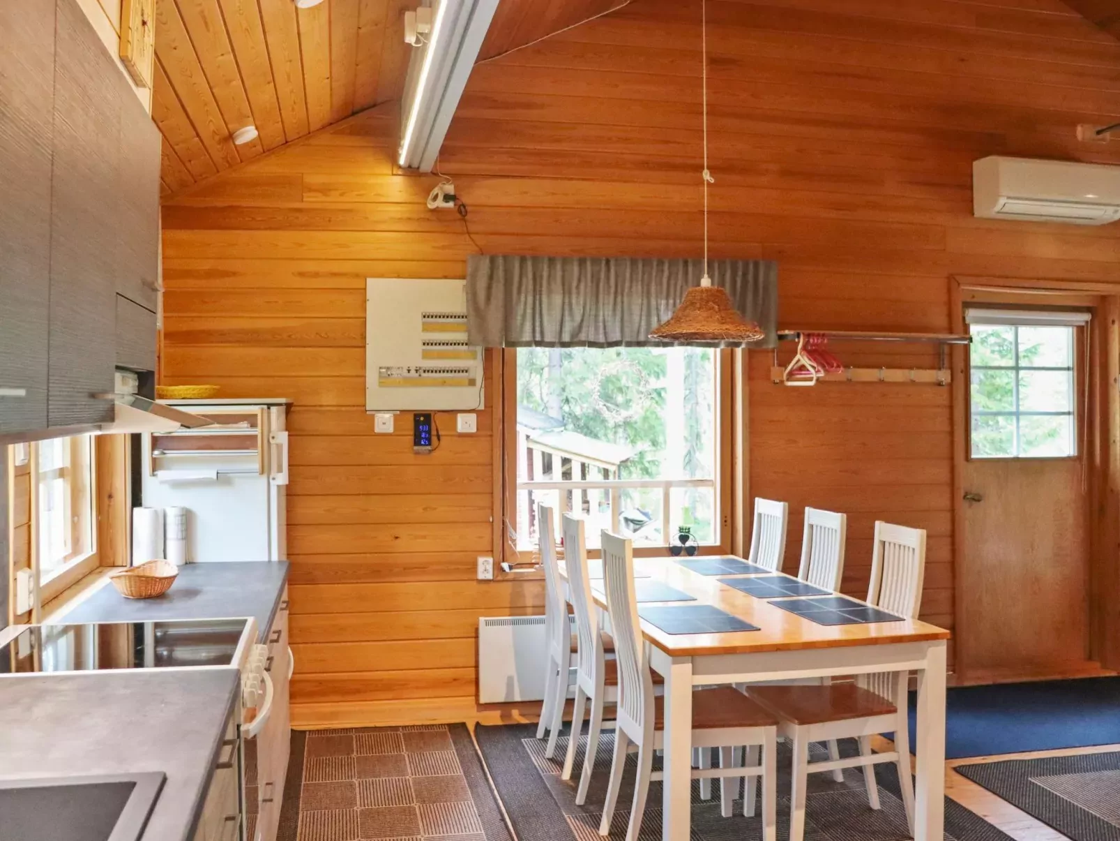 Hyryn herra cottage-Binnen