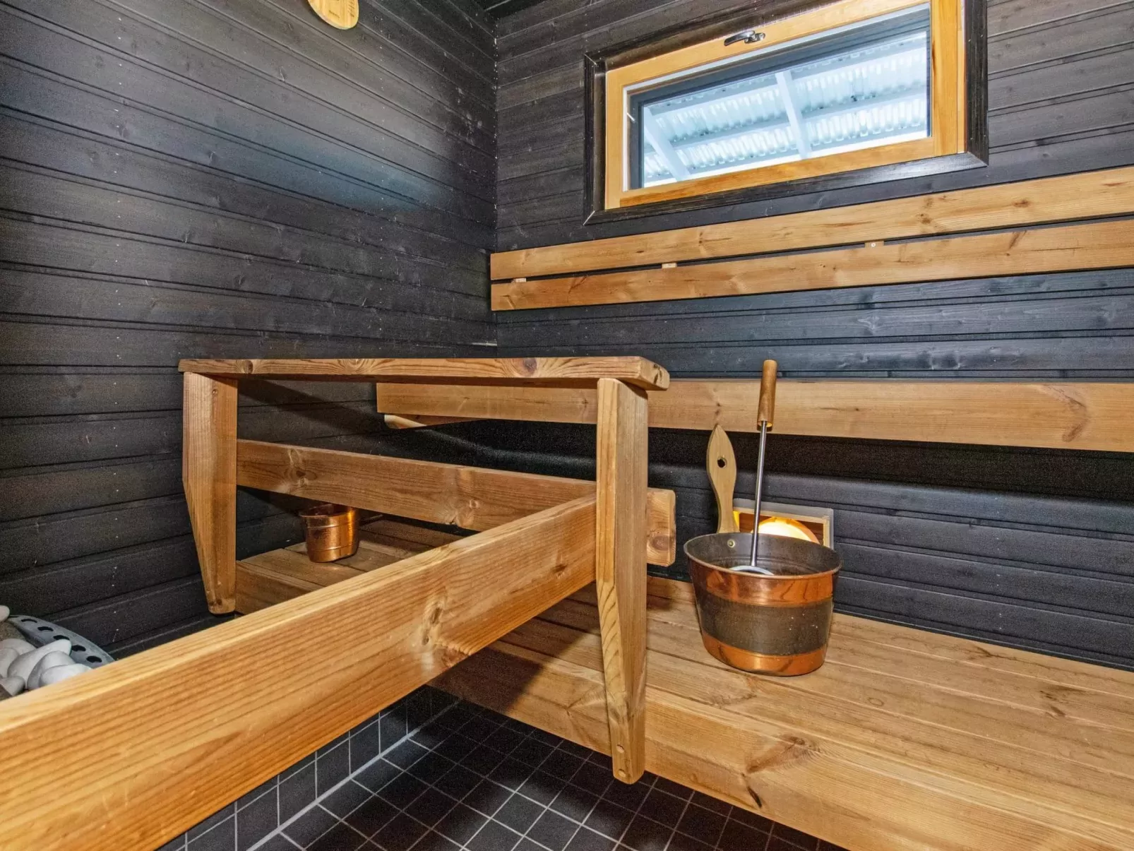 Skivillas 78 ukkohalla (2)-Binnen