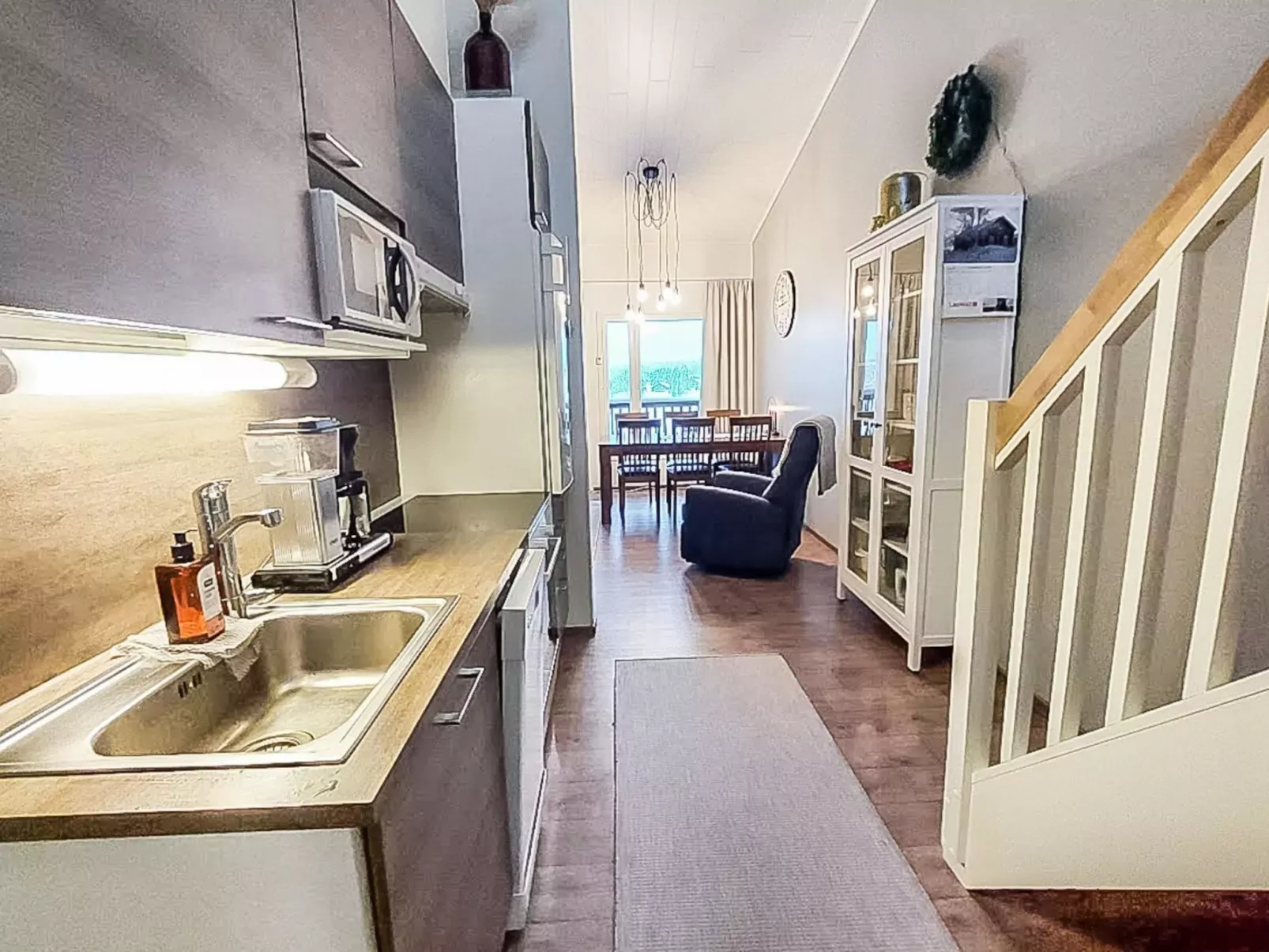 Skivillas 61 ukkohalla (b1)-Binnen
