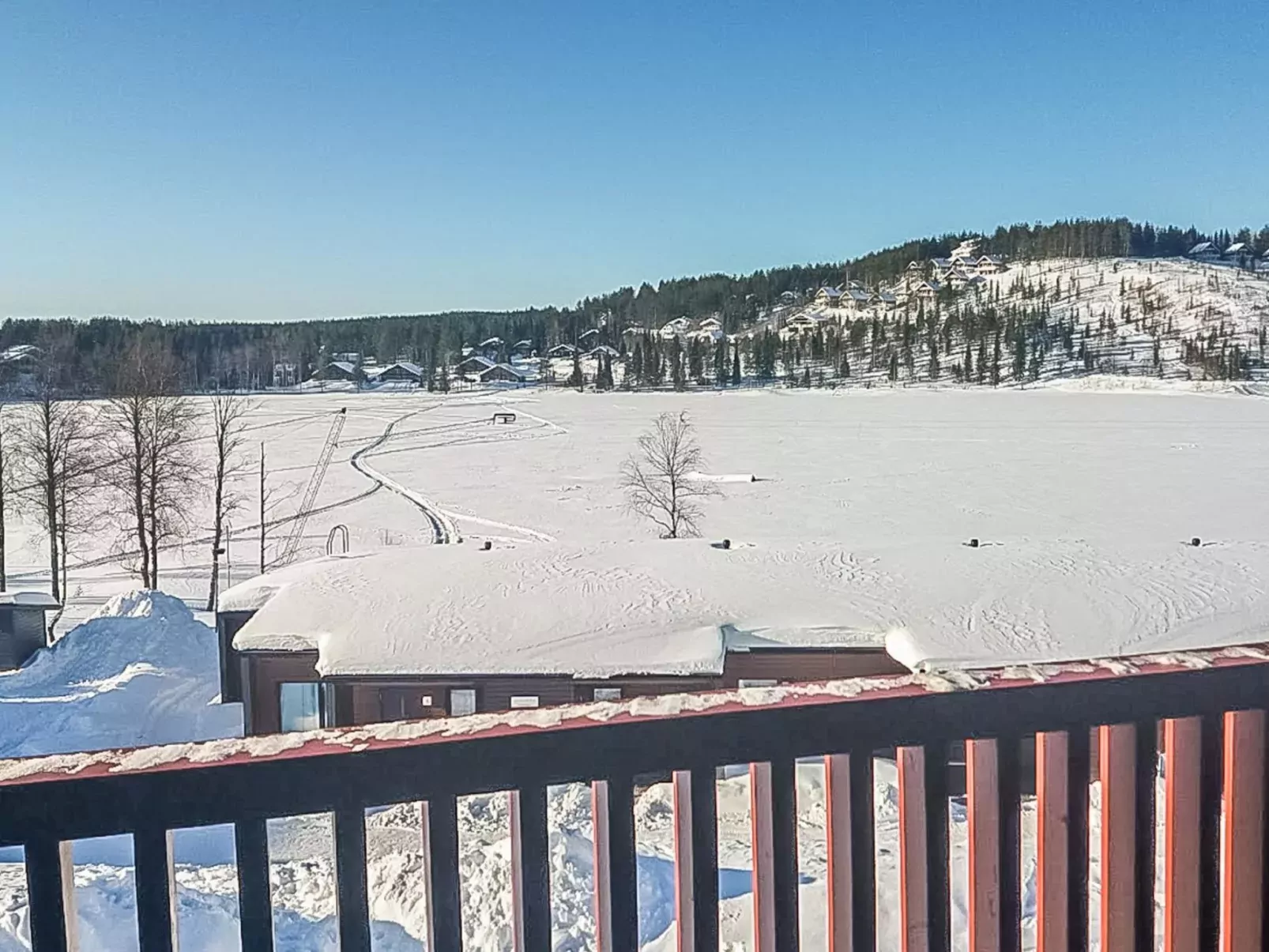 Skivillas 61 ukkohalla (b1)-Buiten
