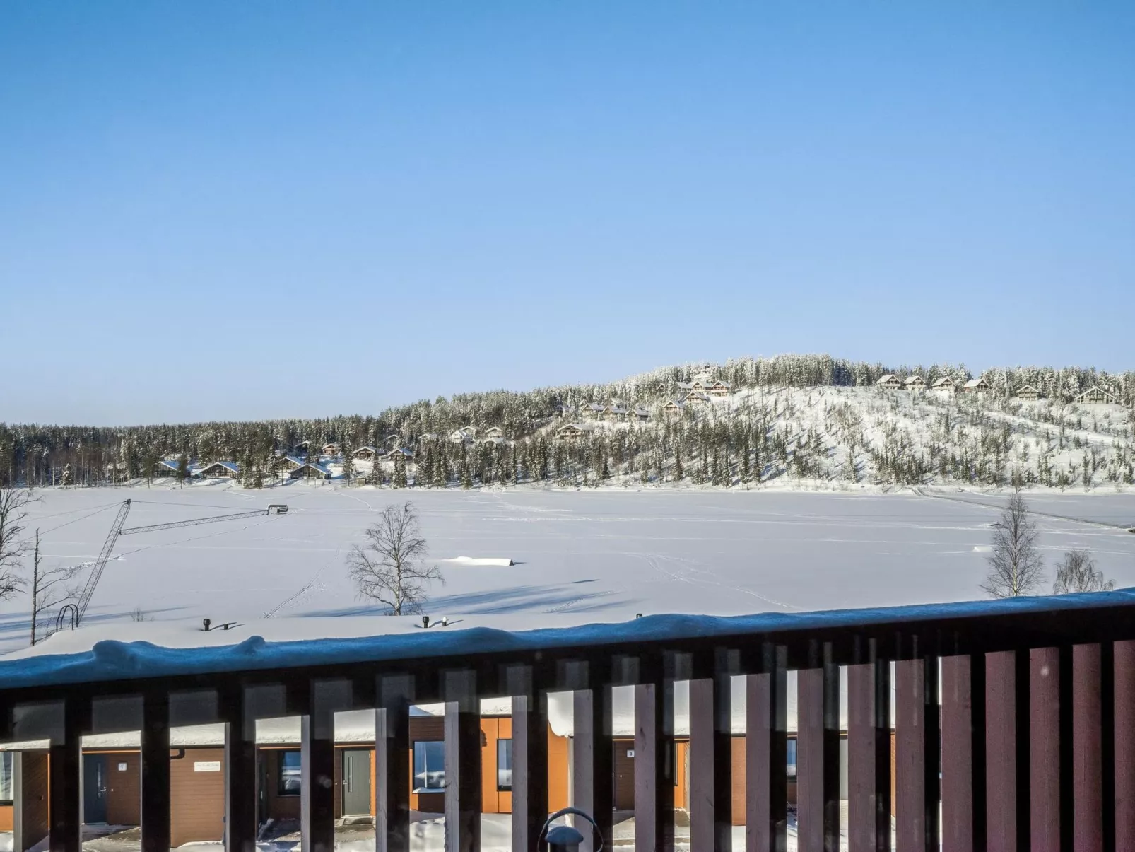 Skivillas 61 ukkohalla (b2)-Buiten