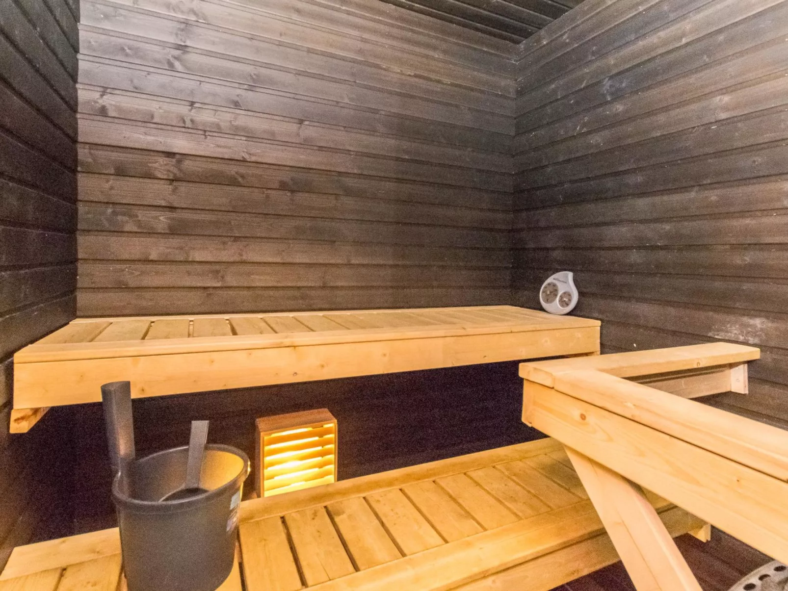 Skivillas 61 ukkohalla (b10)-Binnen