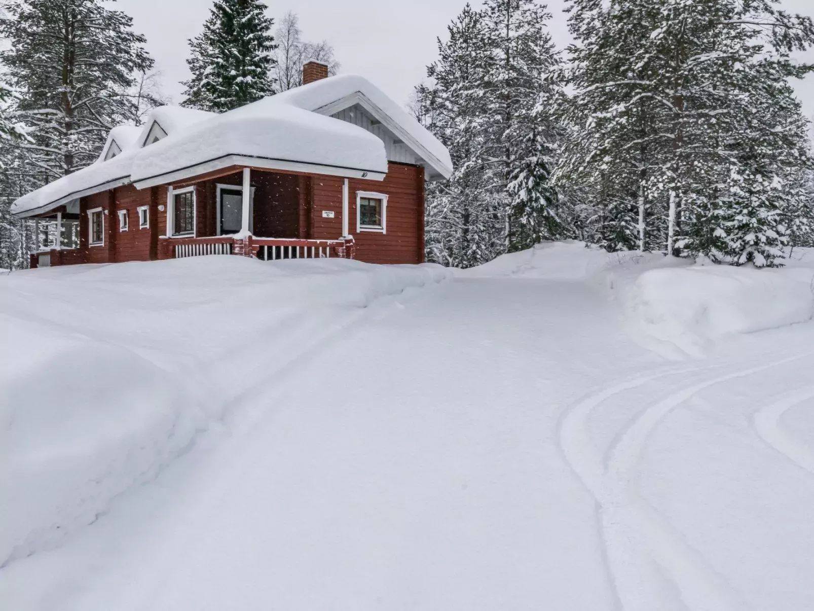 Lomapesä 10a