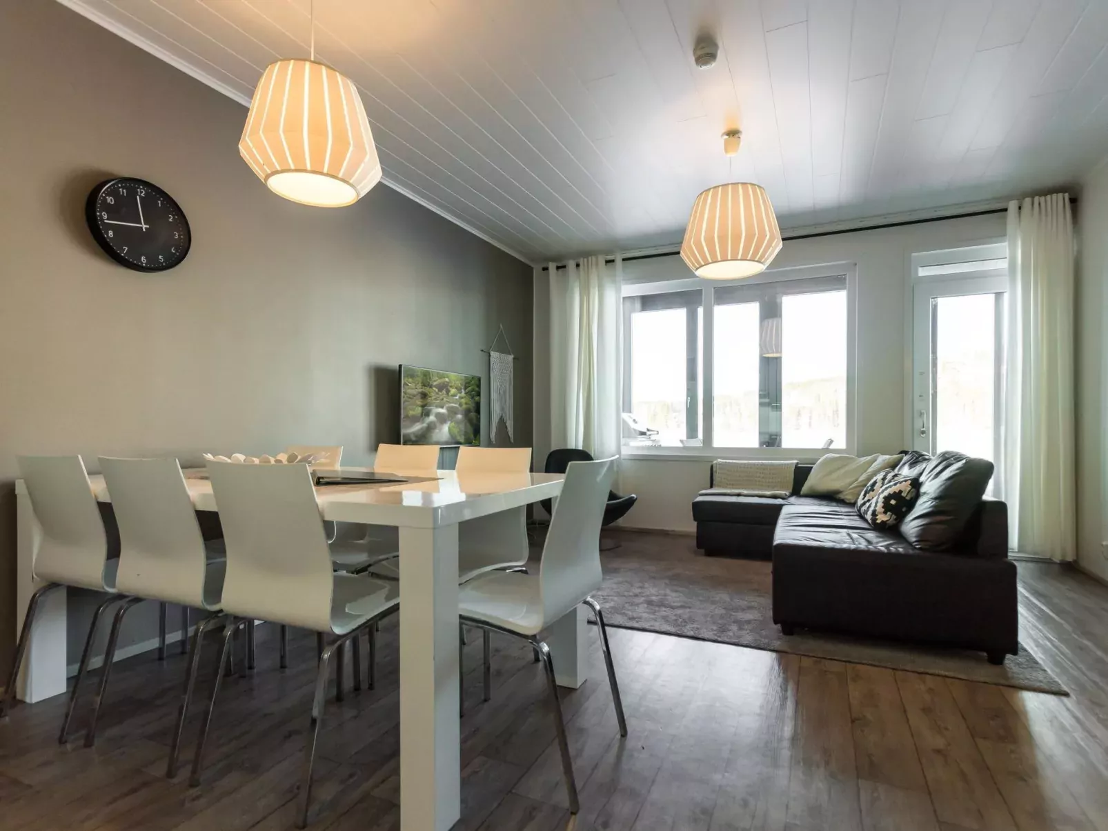 Sun&skivillas 5.-Binnen