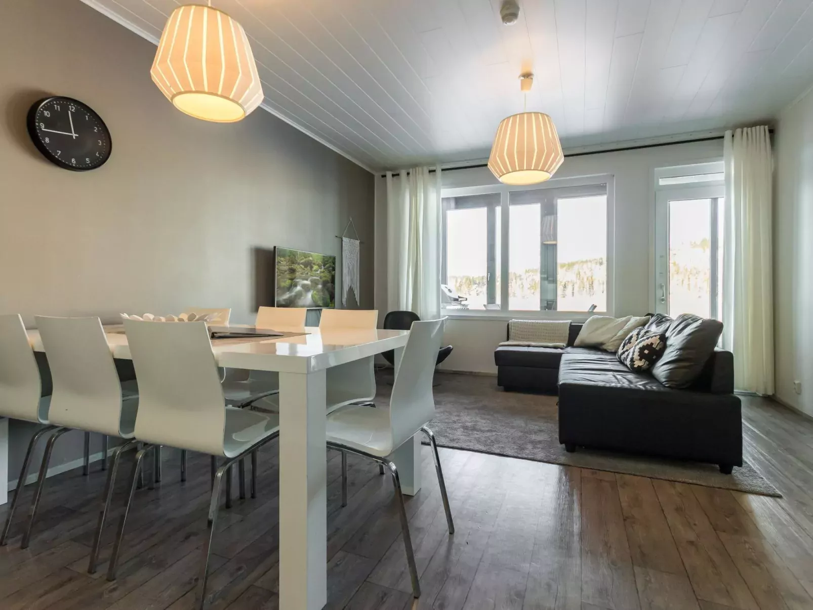 Sun&skivillas 5.-Binnen