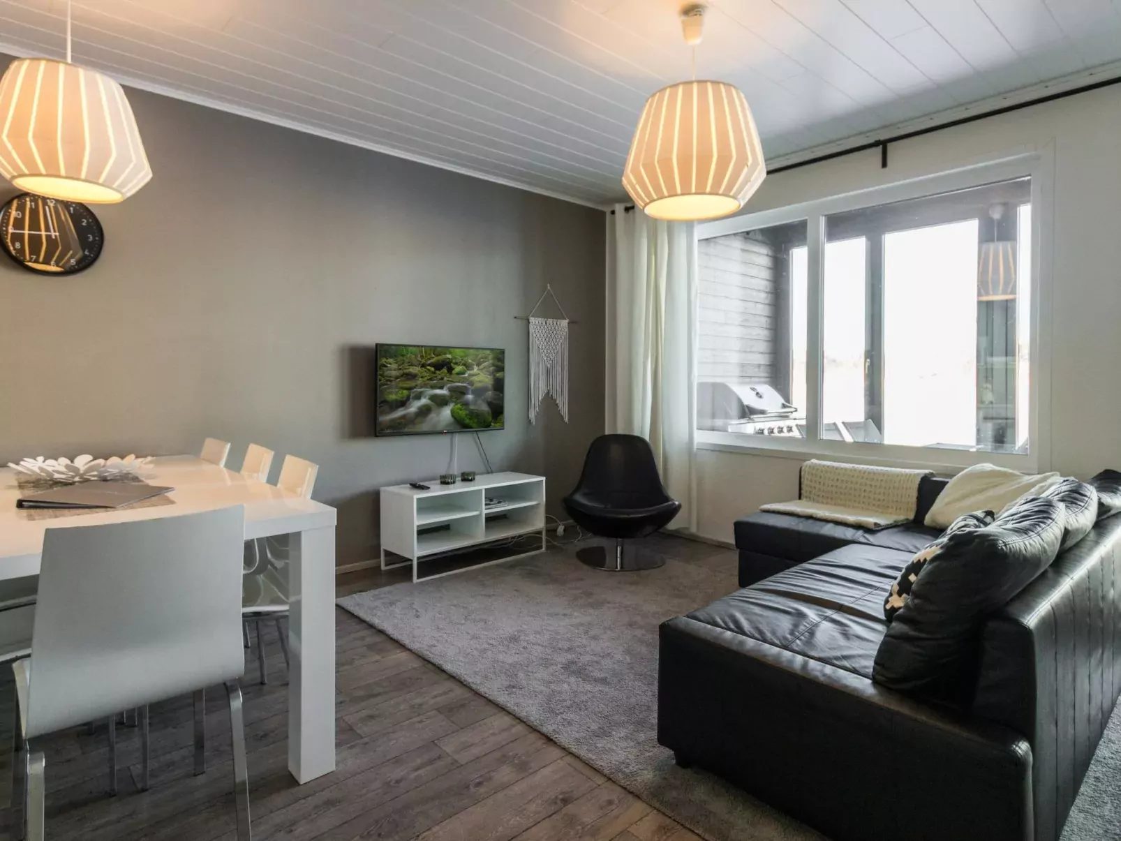 Sun&skivillas 5.-Binnen