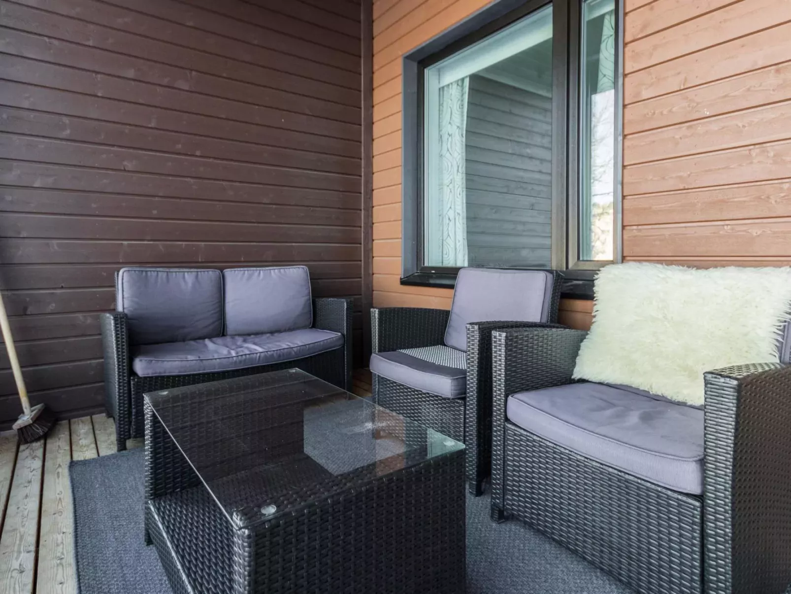 Sun&skivillas 5.-Binnen