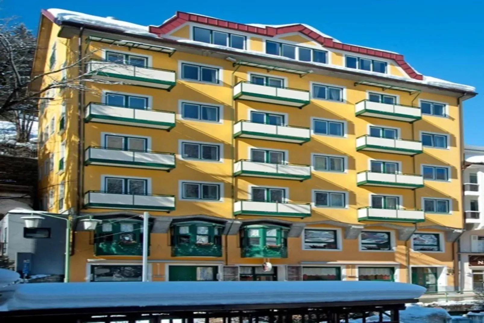 RL2 Residenz Lothringen 02-Exterieur winter