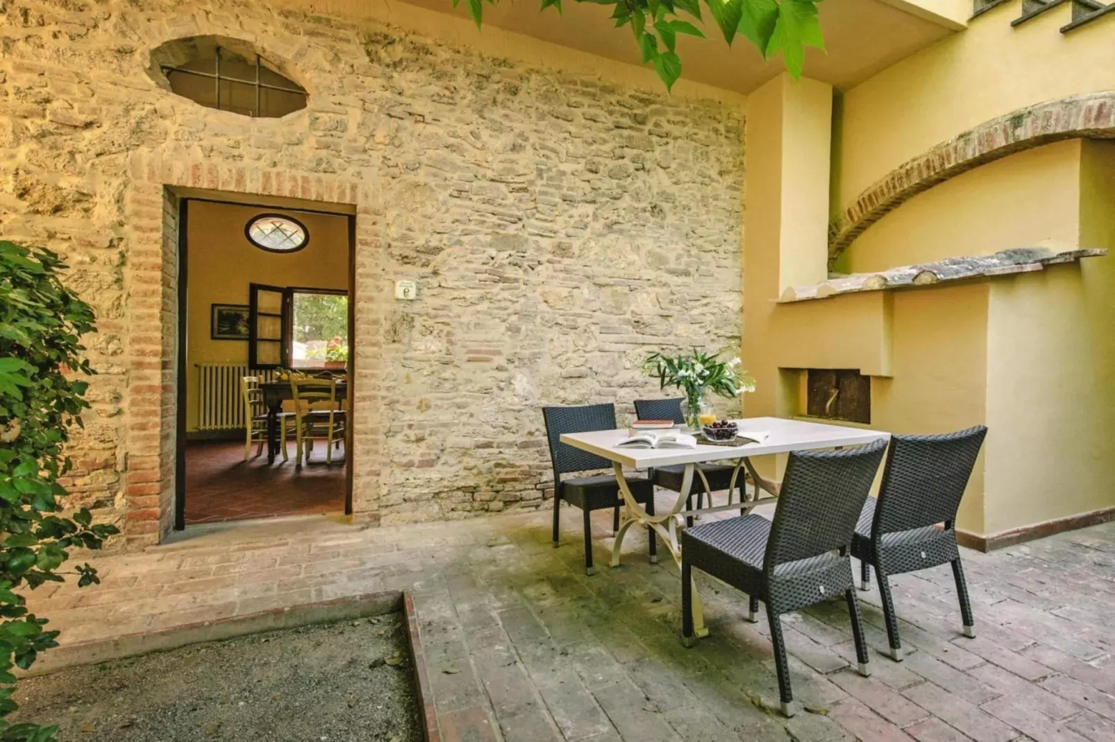 Agri-tourism Tenuta Quarrata, Santo Pietro Belvedere-bilo-Buitenlucht