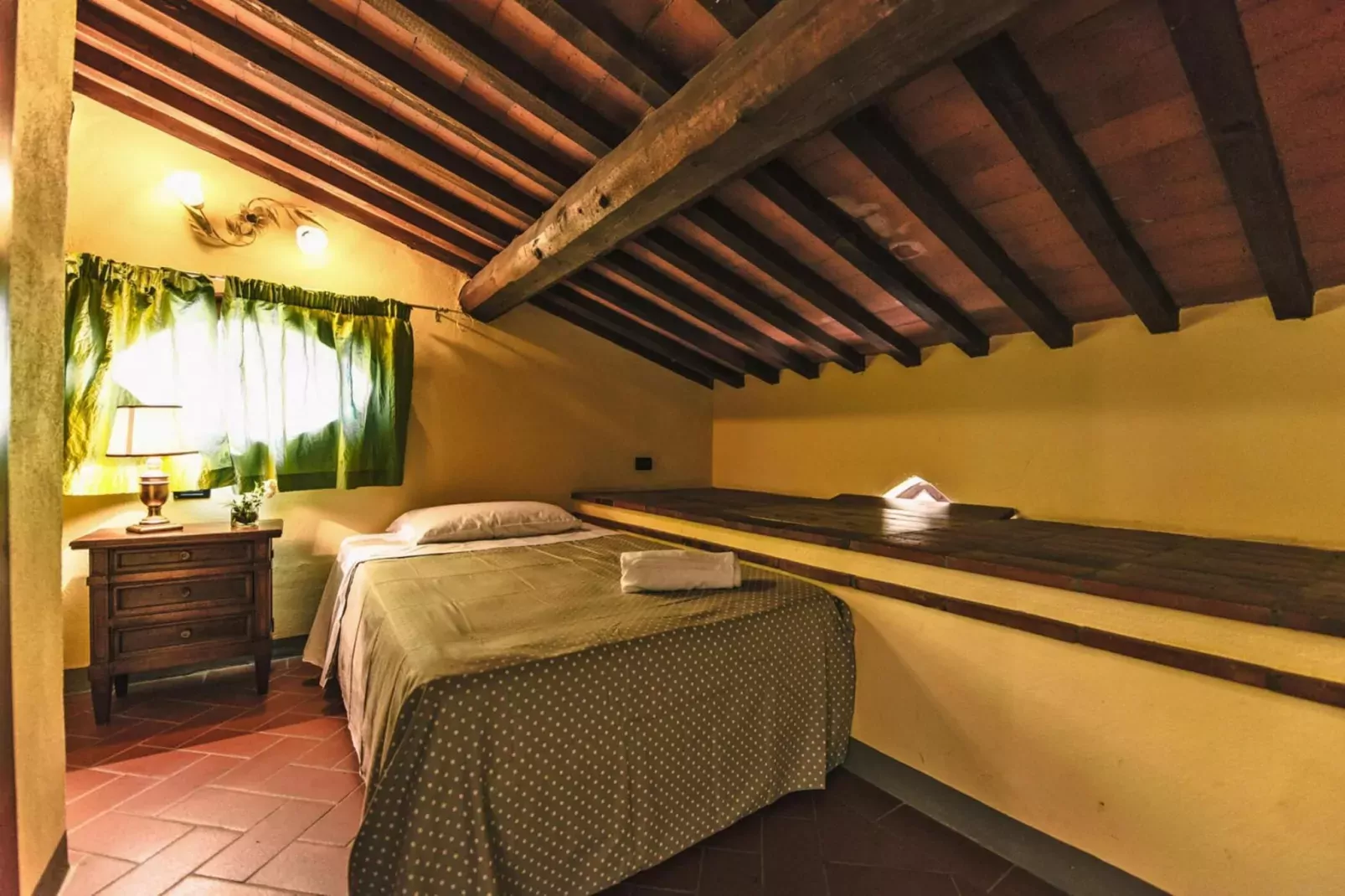 Agri-tourism Tenuta Quarrata, Santo Pietro Belvedere-quadri-Slaapkamer