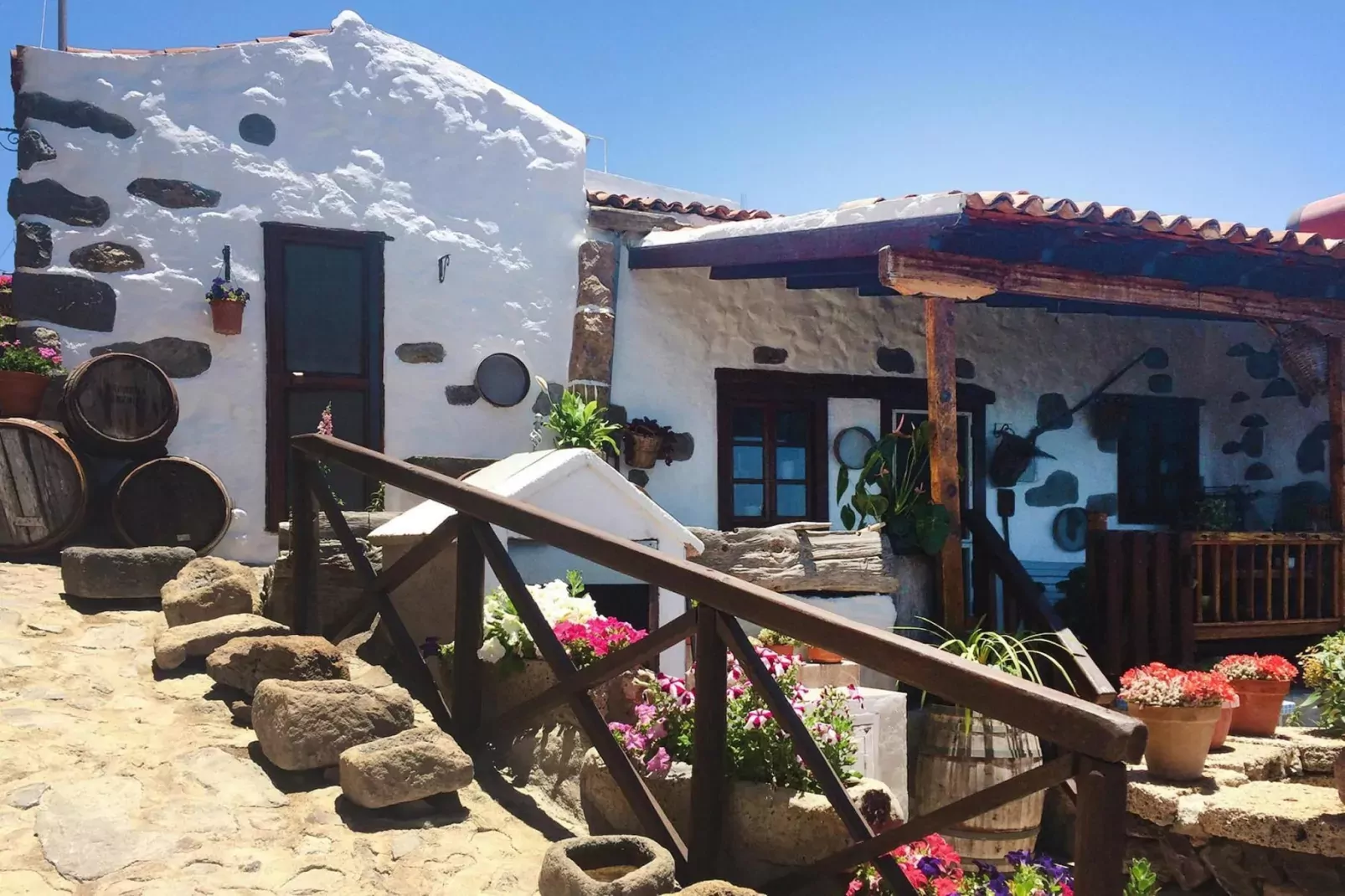 Casa Tajona-Buitenkant zomer