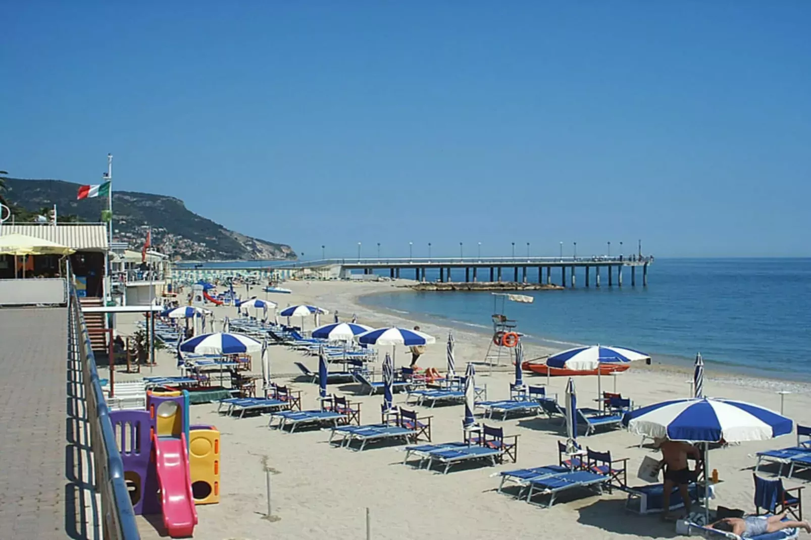 Residence Morelli Pietra Ligure - B4-Buitenkant zomer