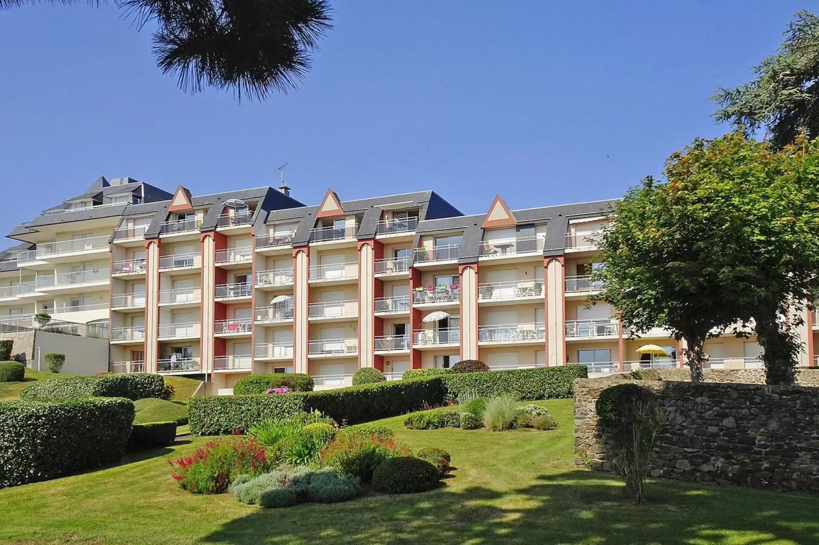 Holiday flat St Quay-Portrieux-Buitenkant zomer