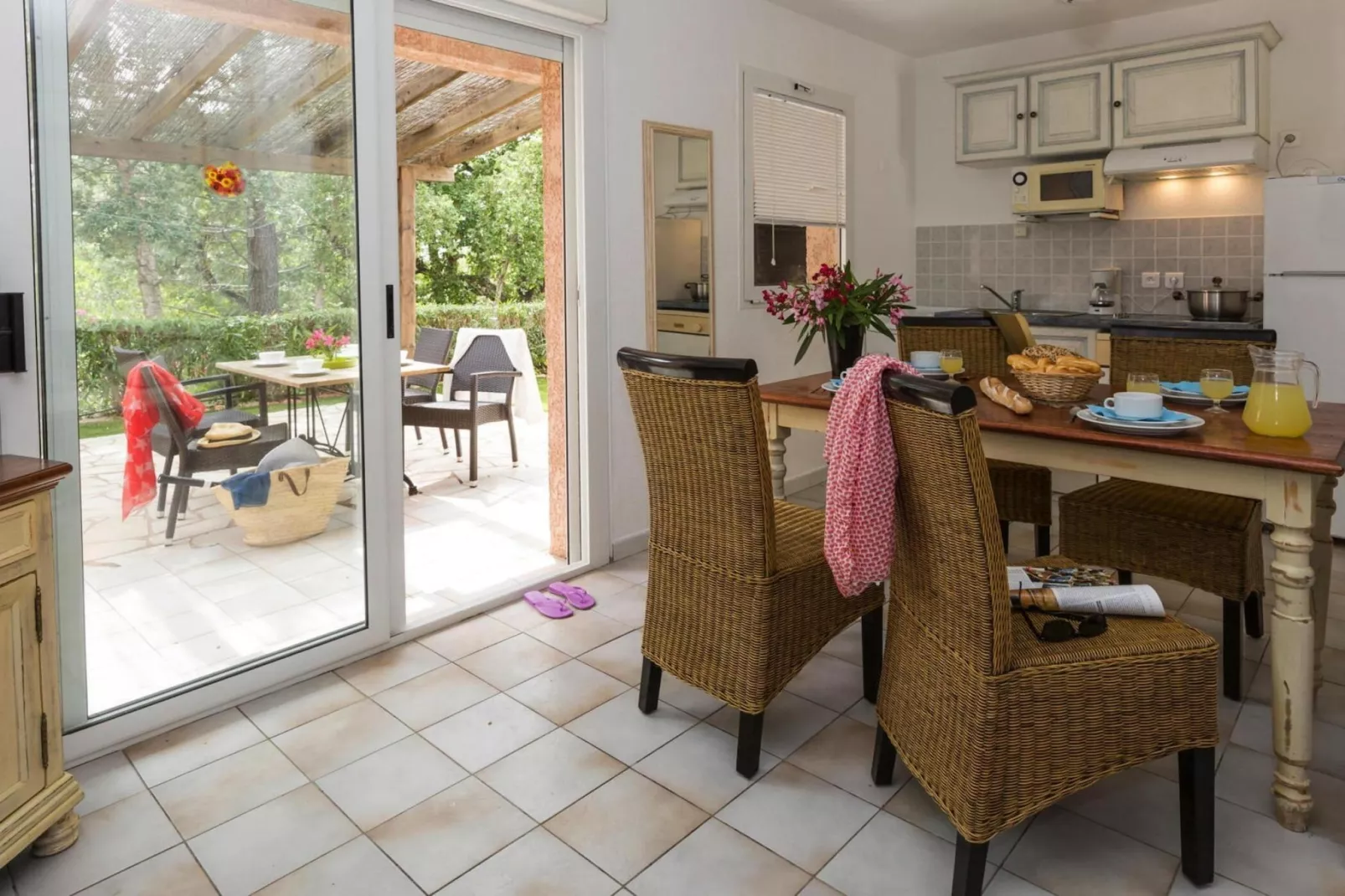 Residence Mare e Monte Solenzara // Villa Alba F3-Eetkamer