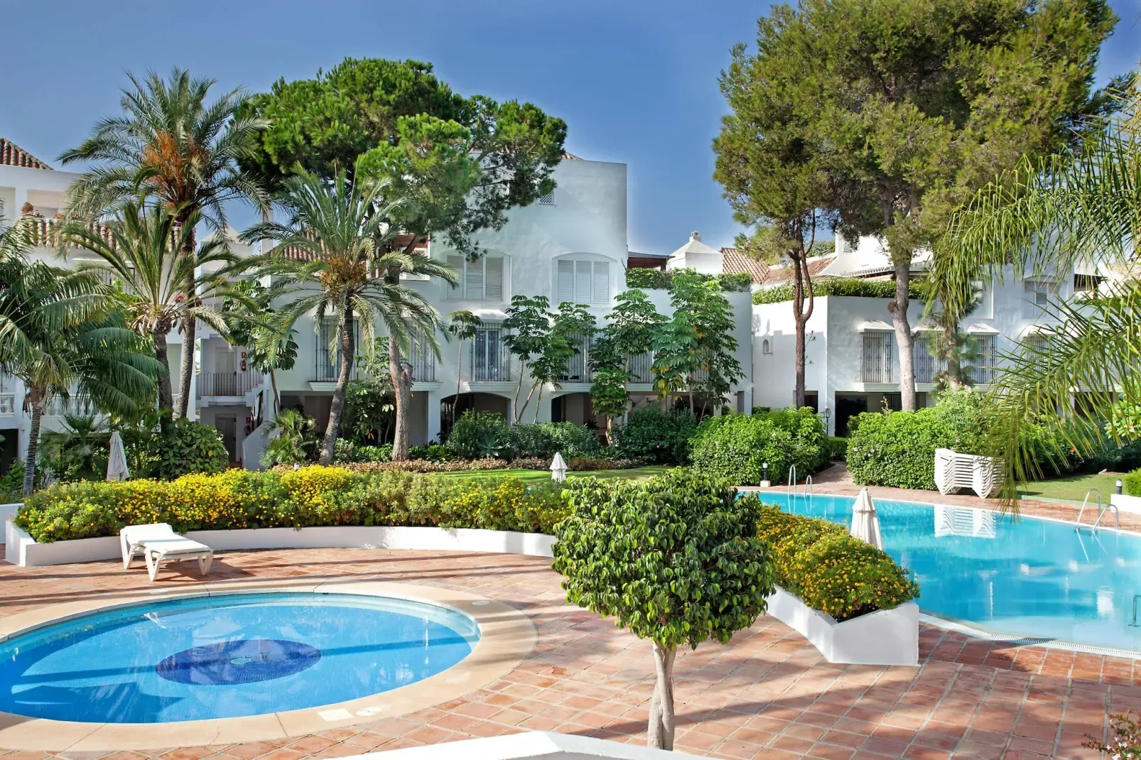 White Pearl beach Elviria H1-Zwembad