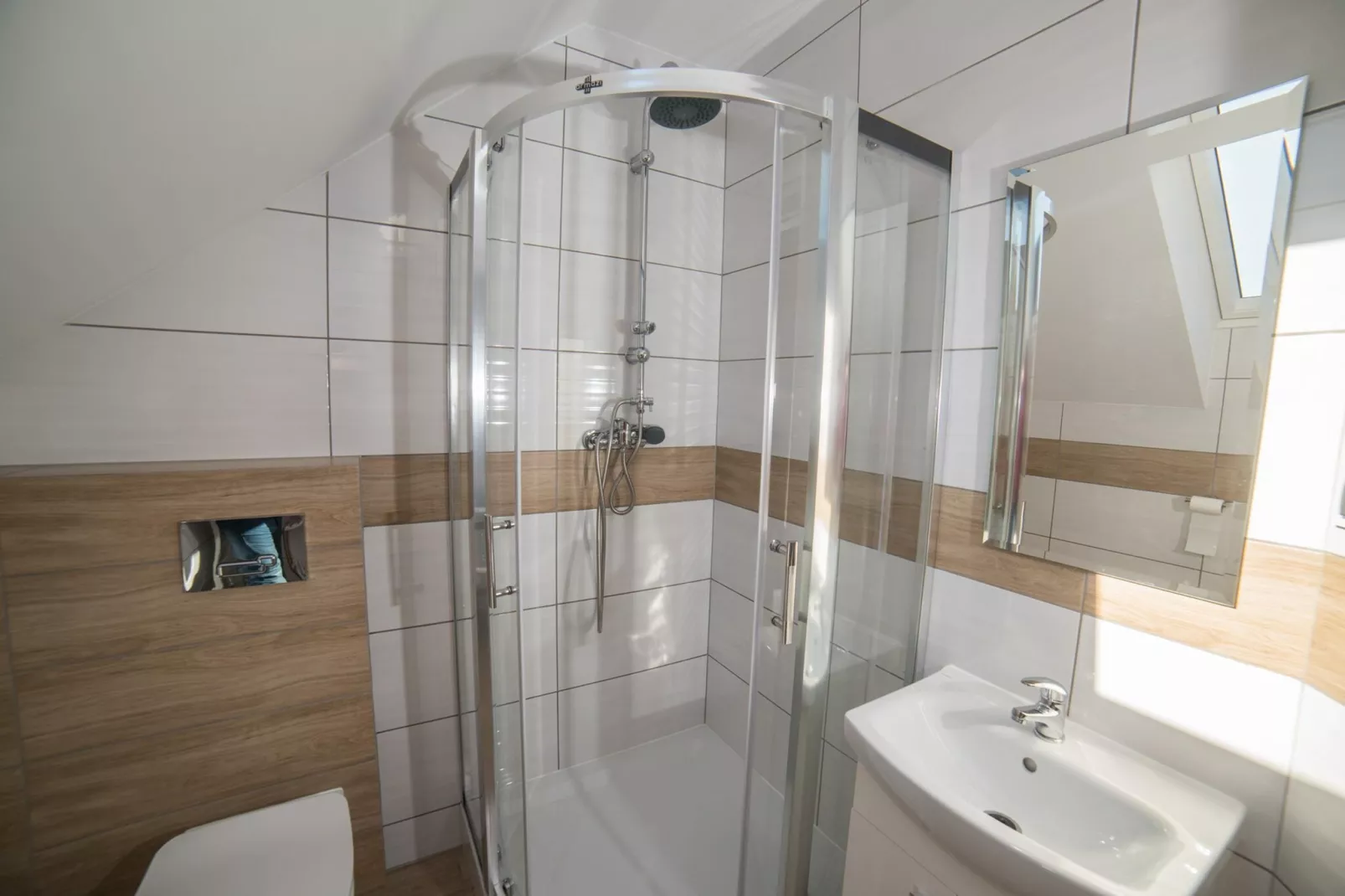 Apartament 6-osobowy piętro Jarosławiec-Badkamer
