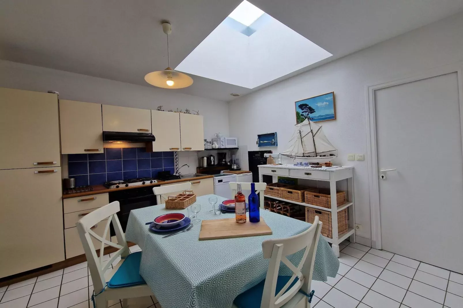 Apartment in top location with fantastic sea view Primel Plougasnou-Eetkamer