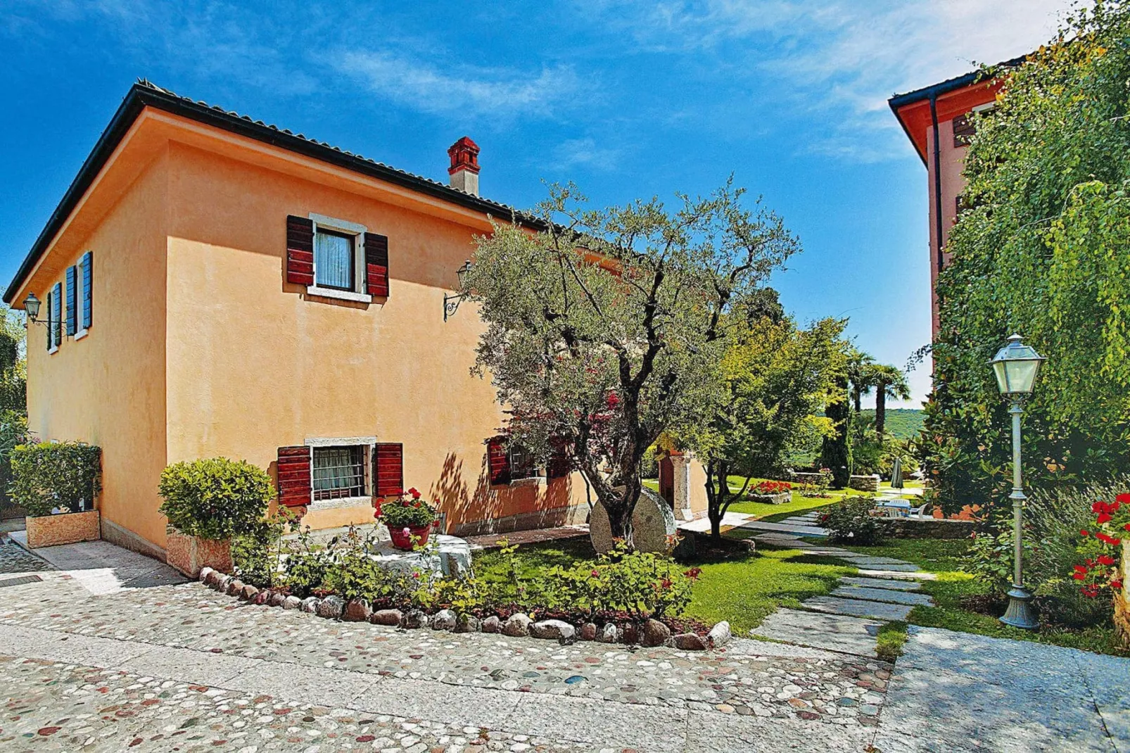 Residence La Filanda, Costermano-bilo comfort-Buitenkant zomer