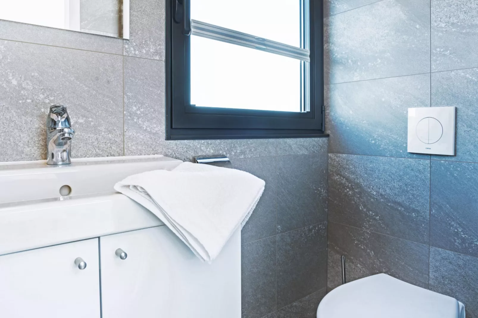 Floating 33 - LP 16  / 1-2 Personen-Badkamer