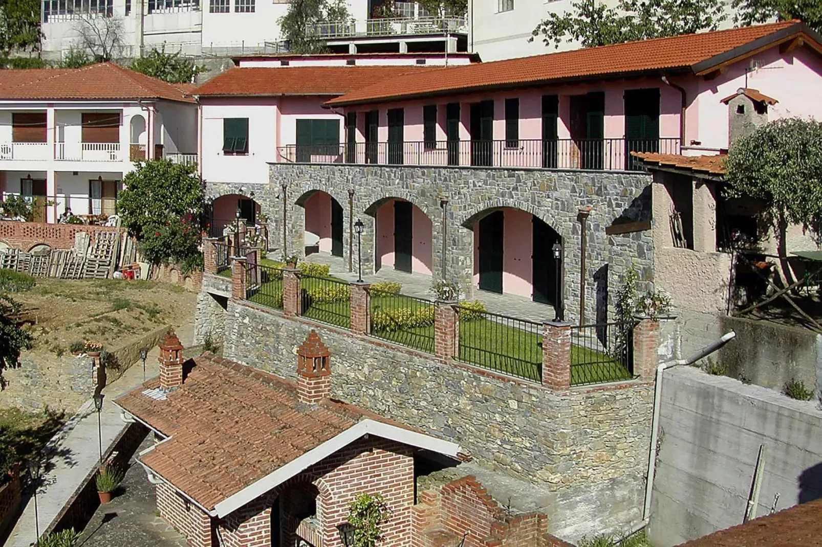 Agri-tourism Borgo Ameno Casanova Lerrone B4-Buitenkant zomer