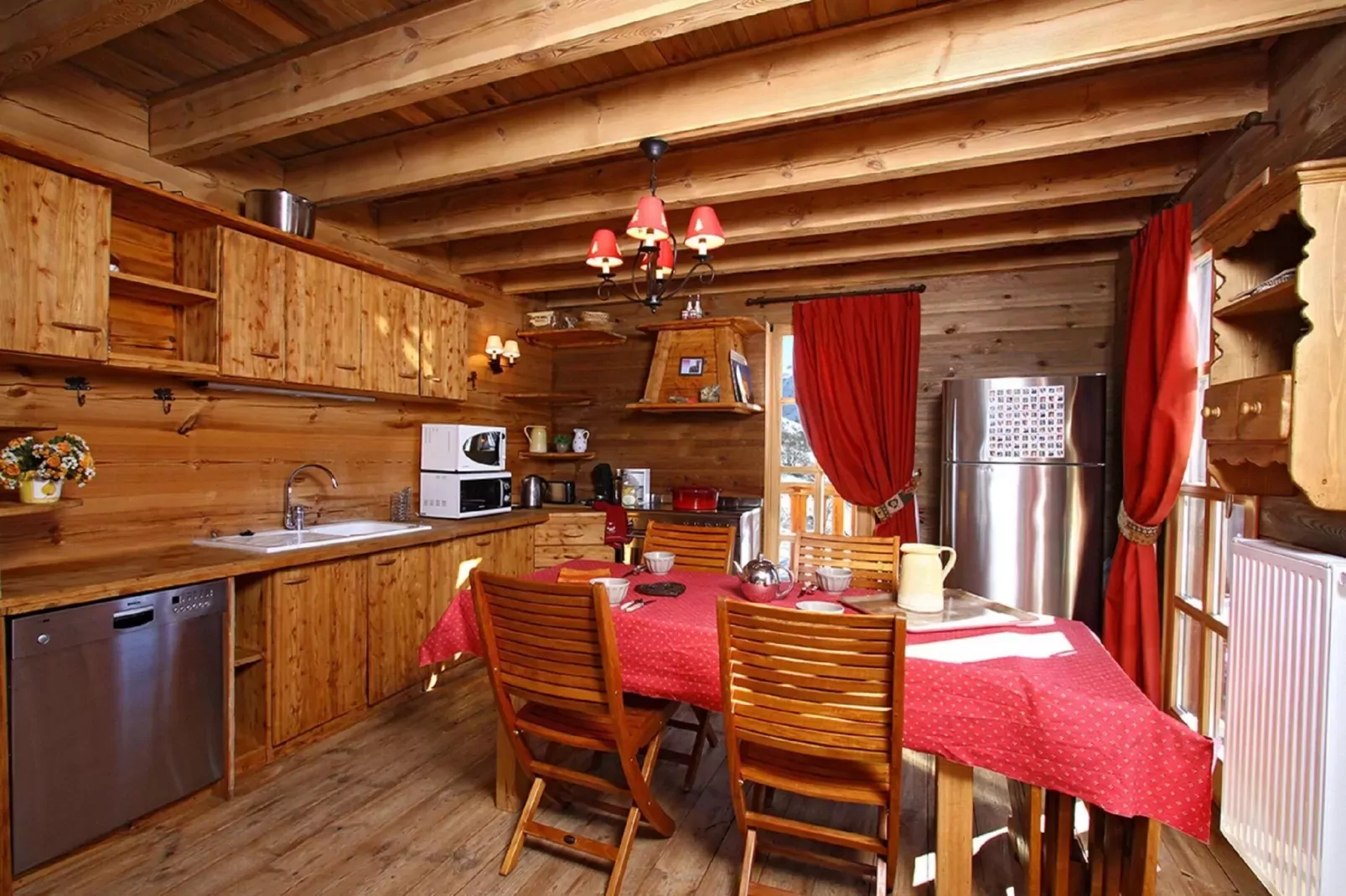 Chalet Mélusine-Eetkamer