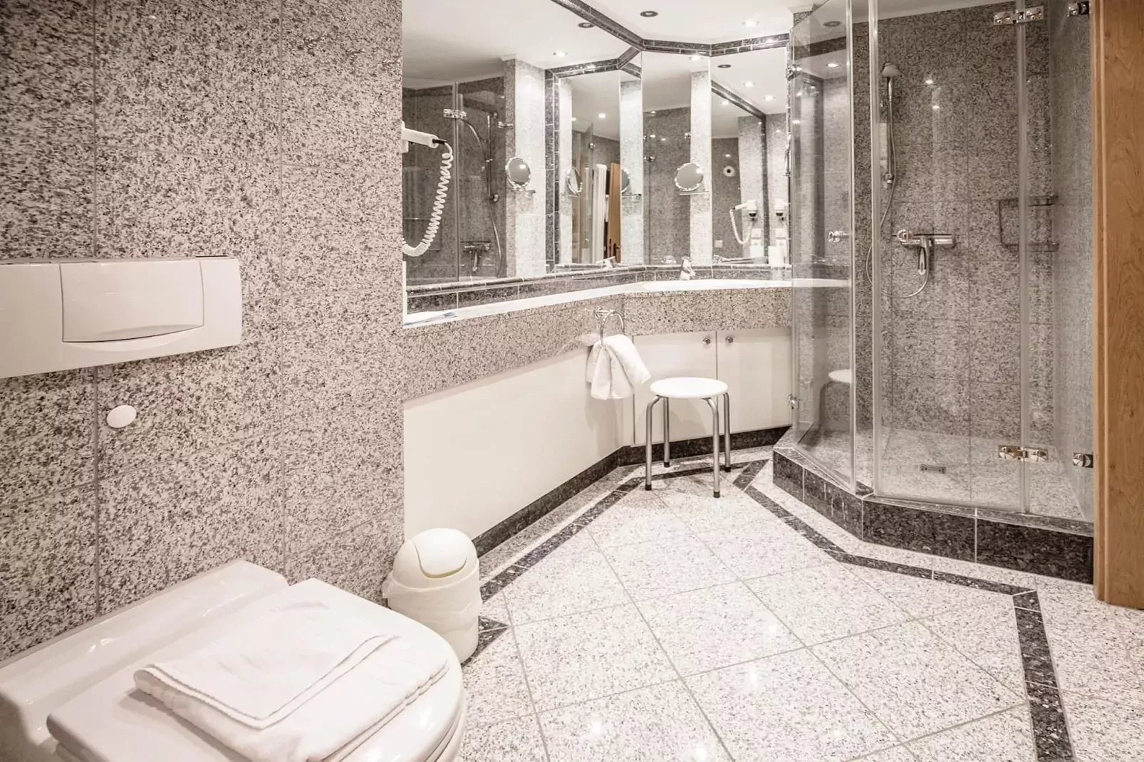 DP 3-6 EG/OG/DG 5 Personen-Badkamer