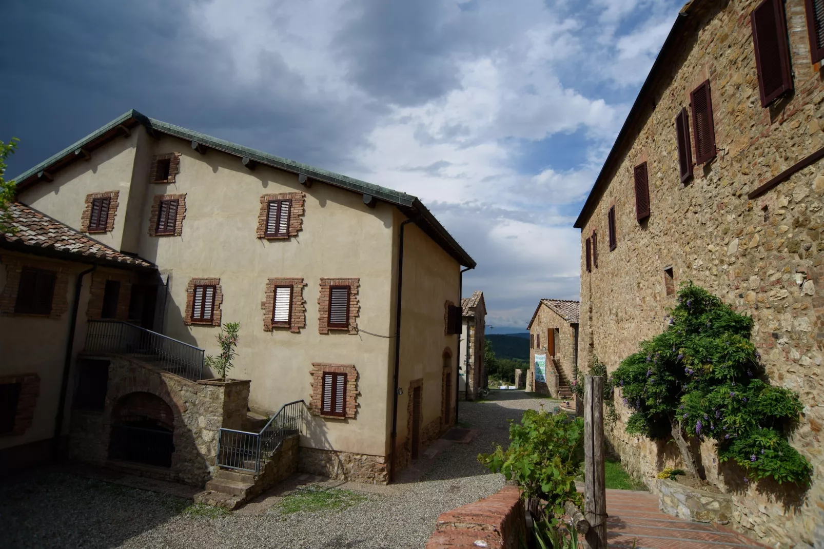 Ginestra1-Buitenkant zomer
