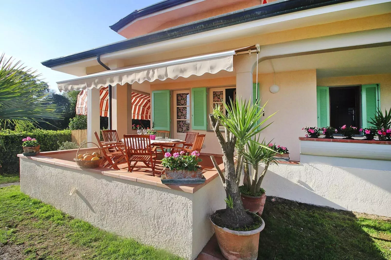 Holiday home Lea, Capezzano Pianore-Villa Lea-Buitenkant zomer