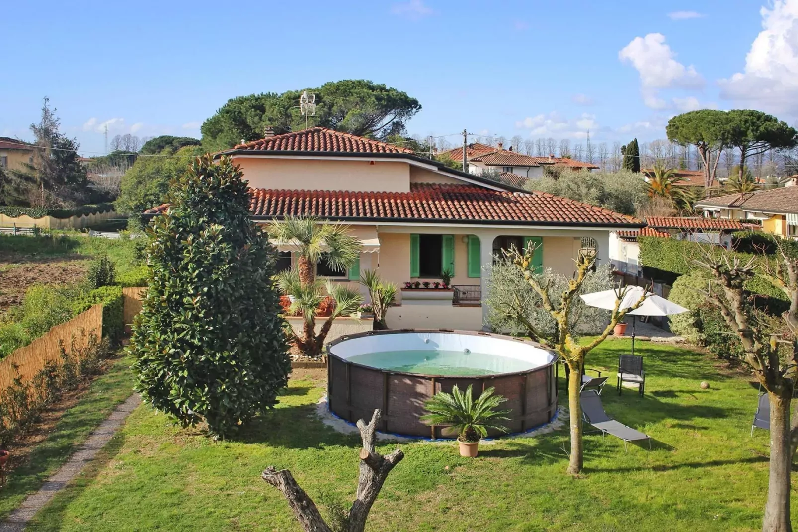 Holiday home Lea, Capezzano Pianore-Villa Lea-Buitenkant zomer