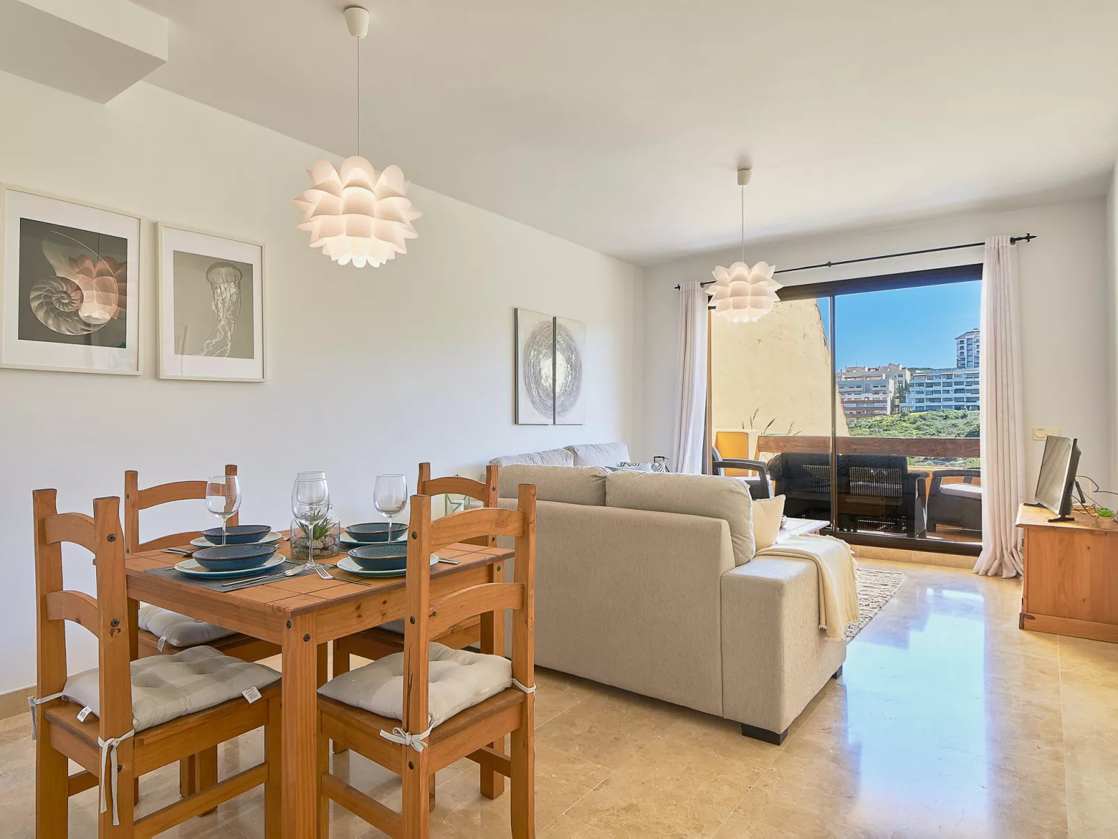 Duquesa Golf Views-Binnen