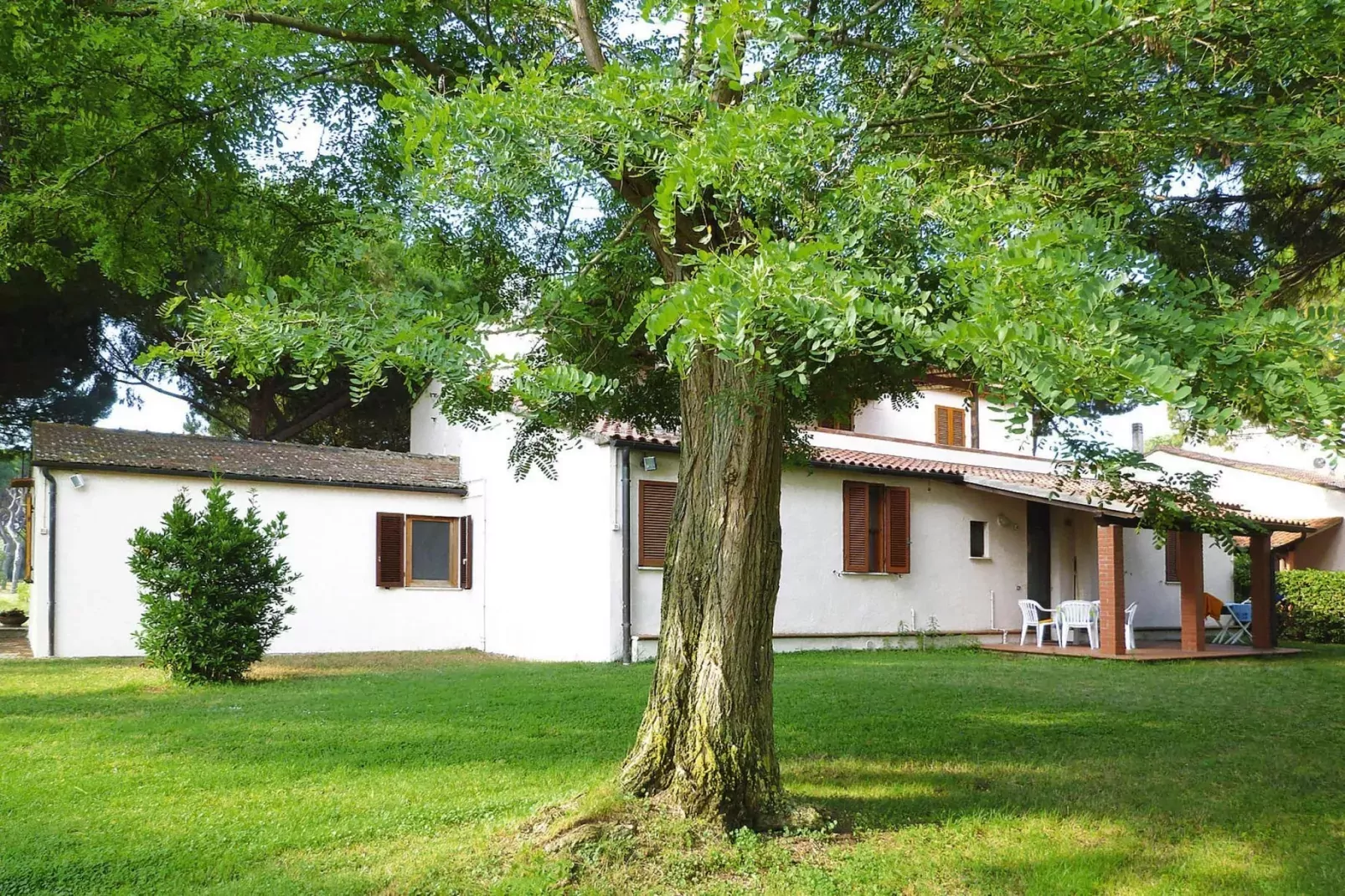 Ferienanlage Azienda Canova Seconda Marina di Grosseto EG Nebengebäude mit Gartenanteil-Buitenkant zomer