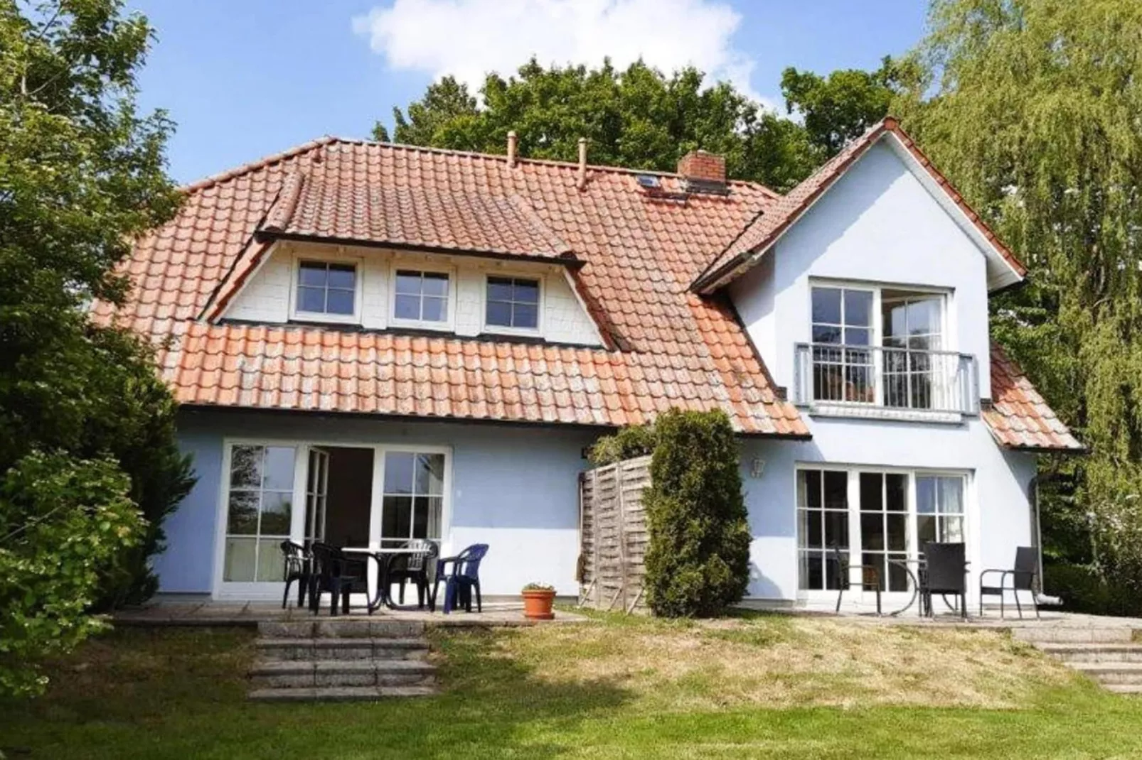 Wohnung oben rechts-Buitenkant zomer