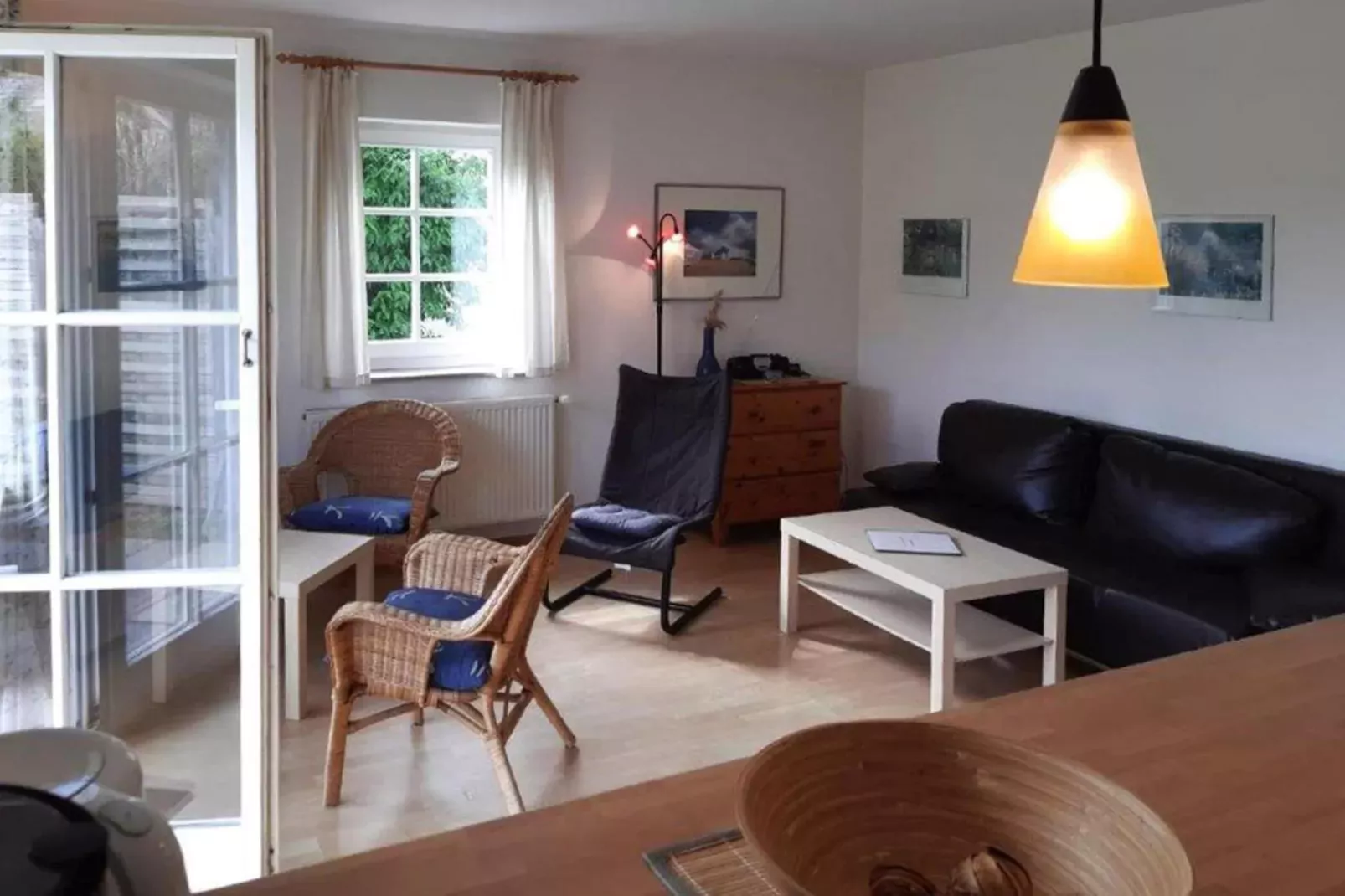Wohnung unten links-Woonkamer